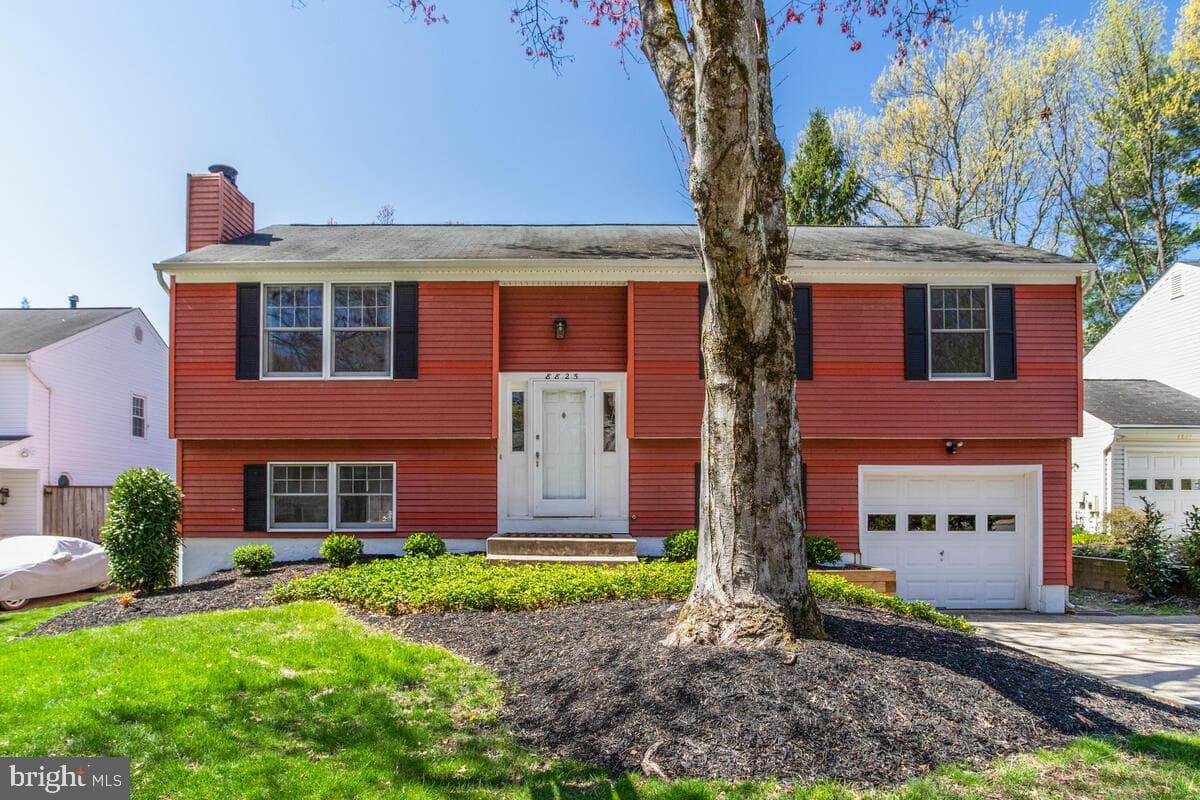 8825 Besthold Garth photo 1
