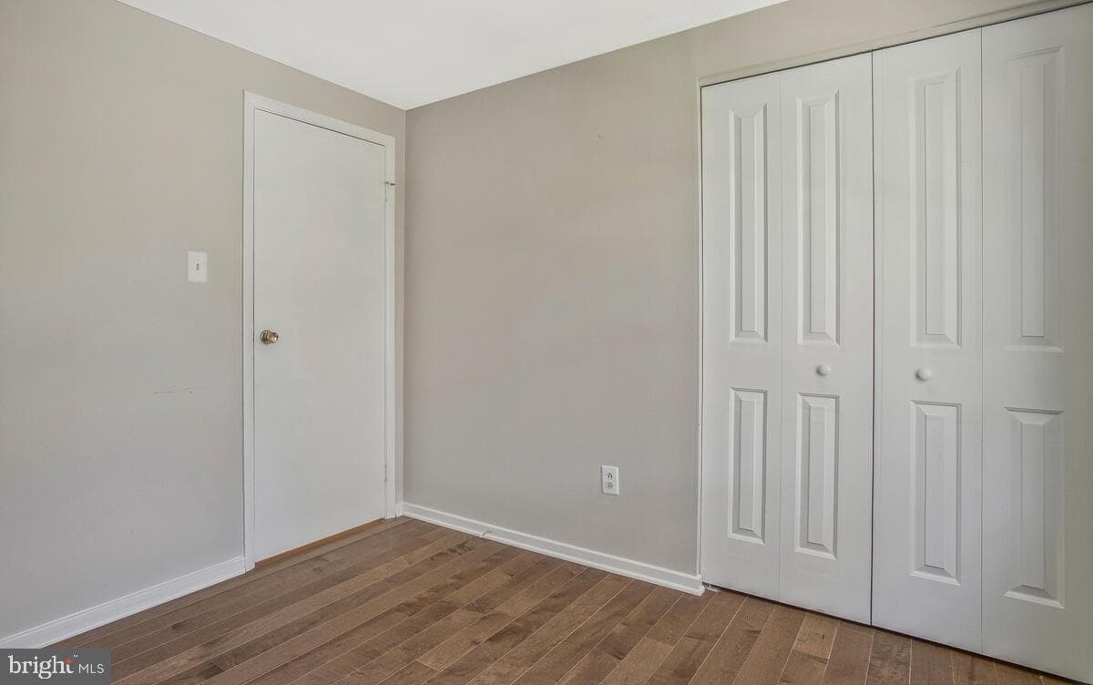 8825 Besthold Garth photo 28