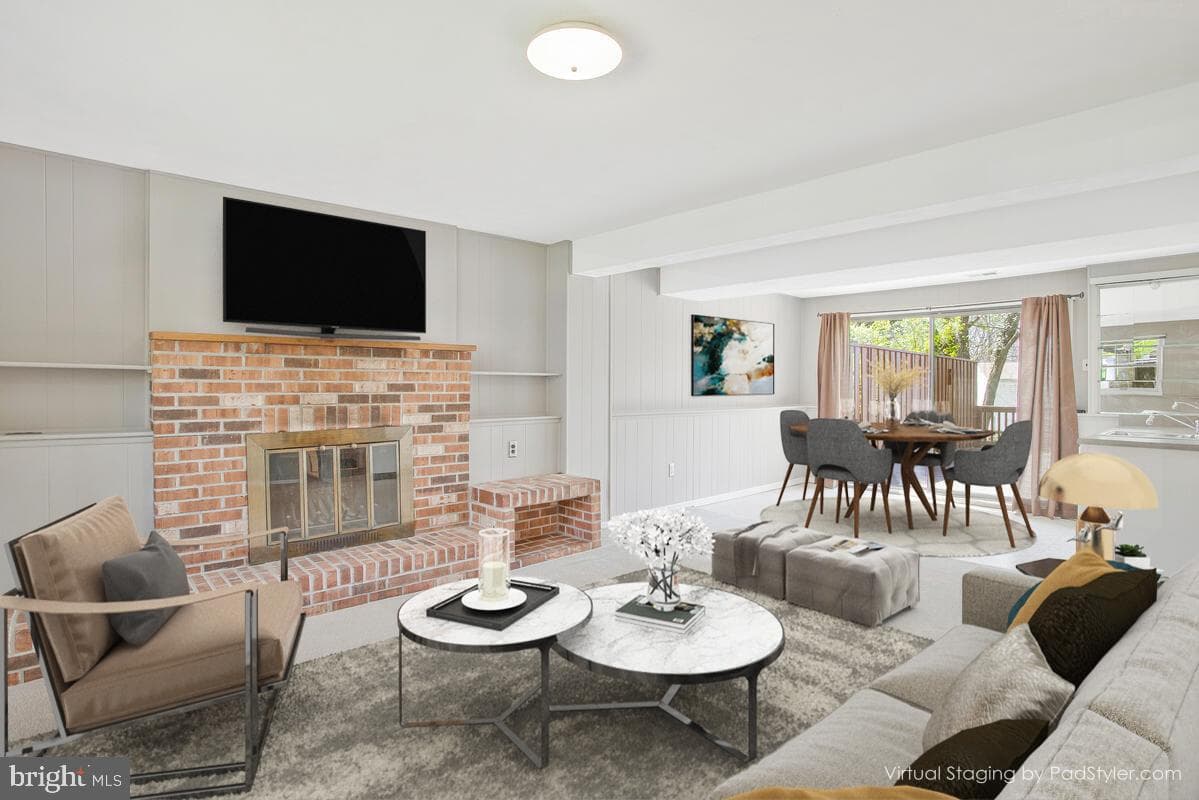 8825 Besthold Garth photo 33