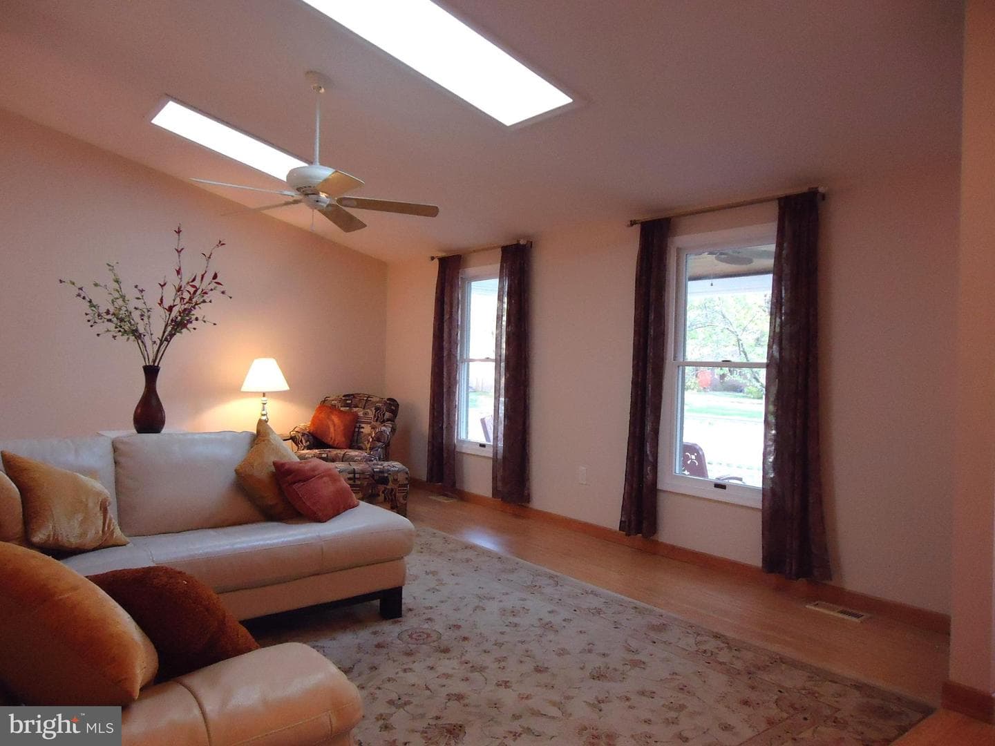 6413 Sewells Orchard Drive photo 12