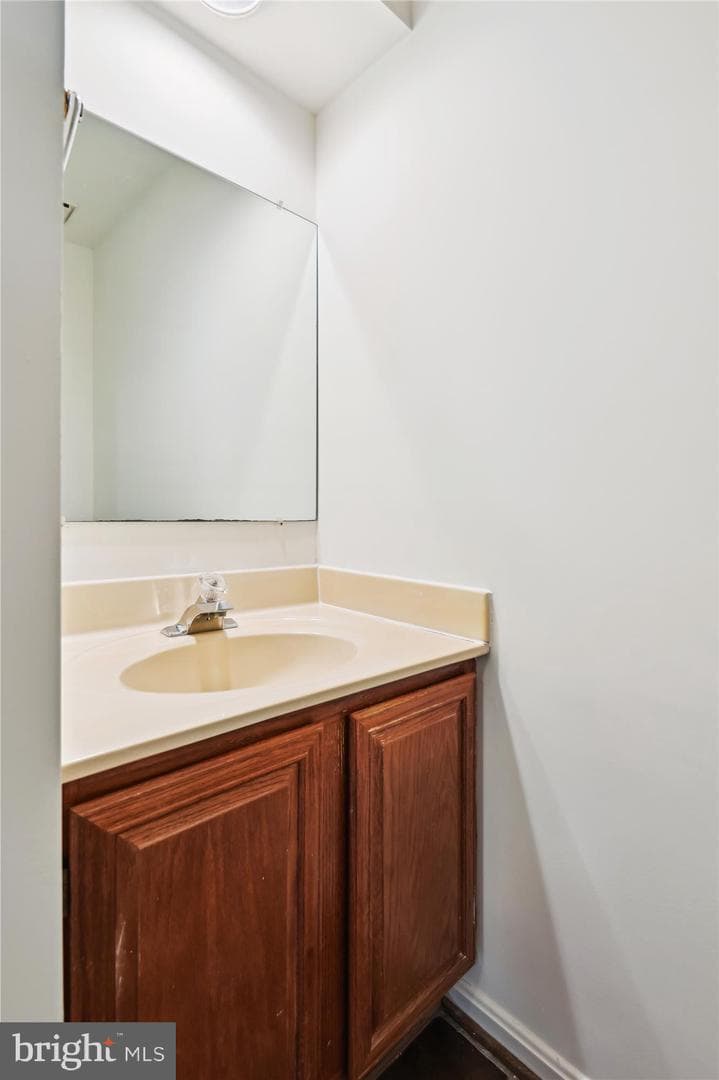 3823 Grosvenor Drive photo 18