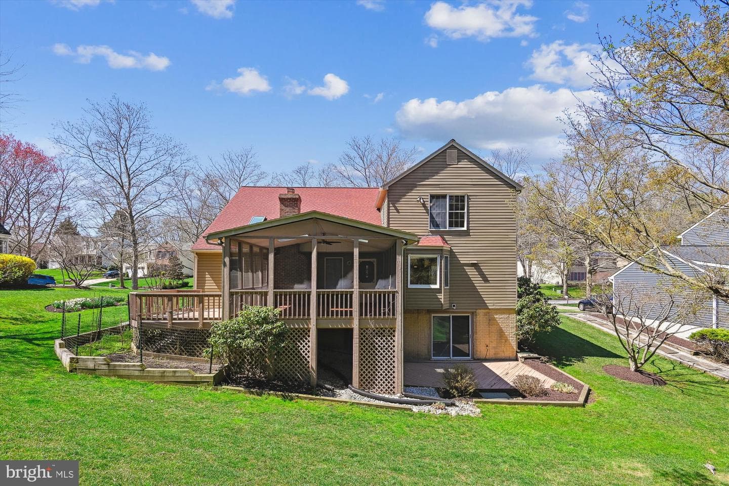 3823 Grosvenor Drive photo 3