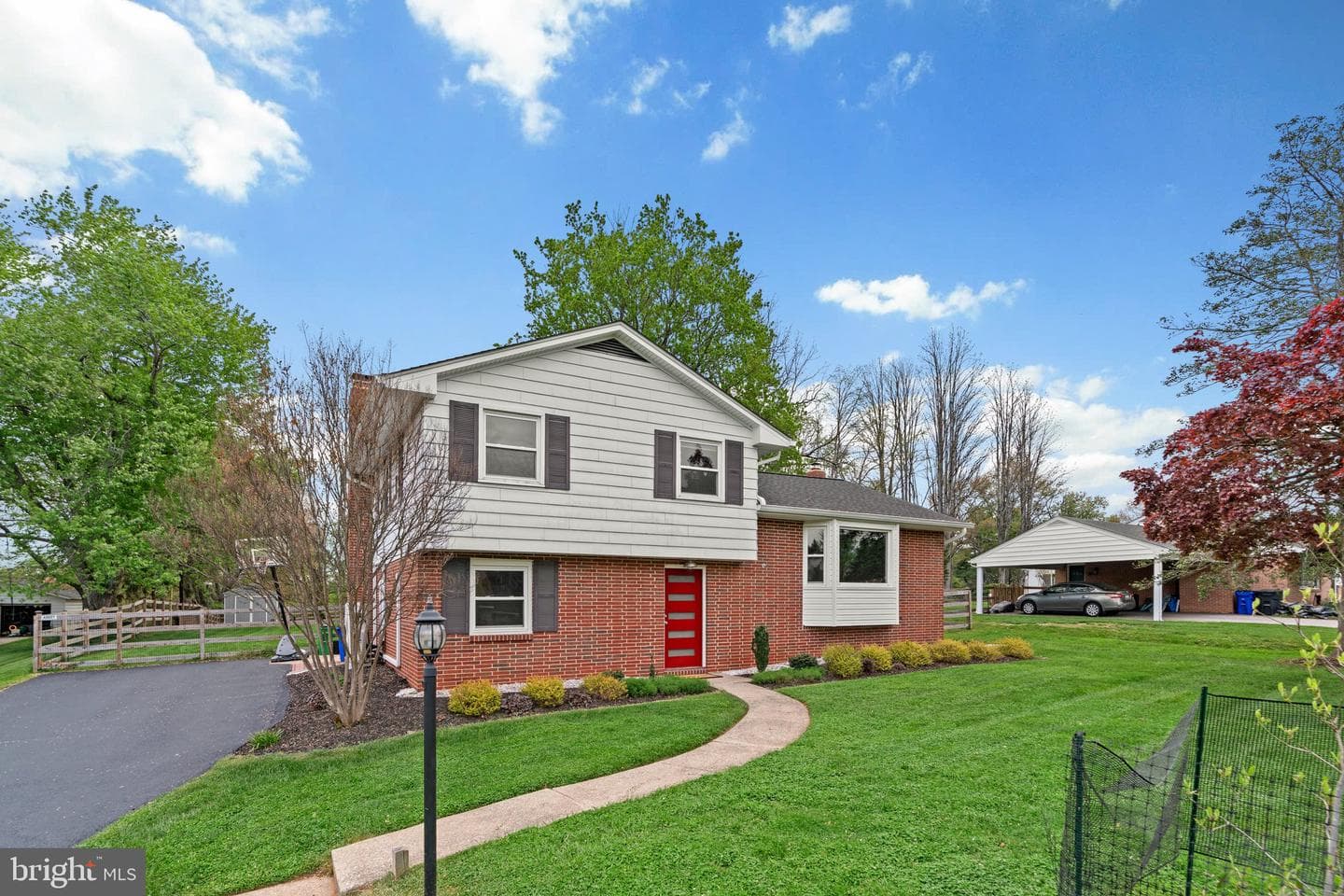 2822 Pinewick Road photo 2