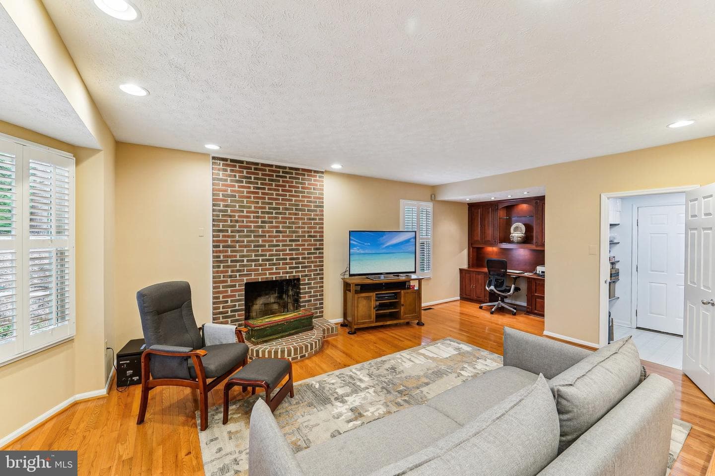 10908 Harmel Drive photo 5