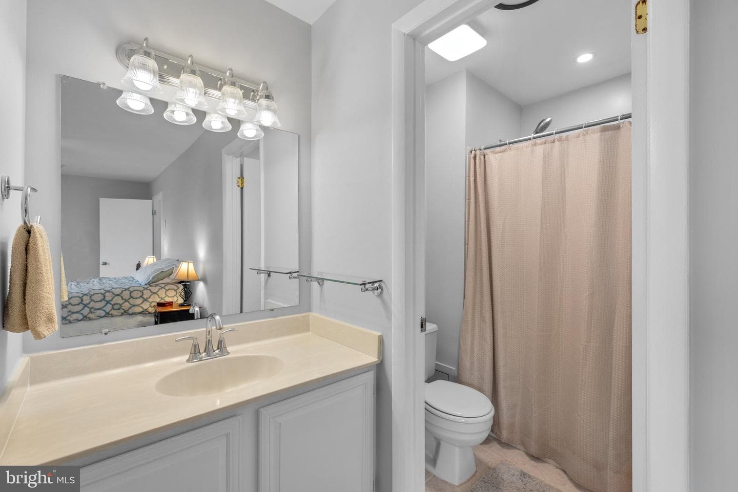7256 Dockside Lane photo 15