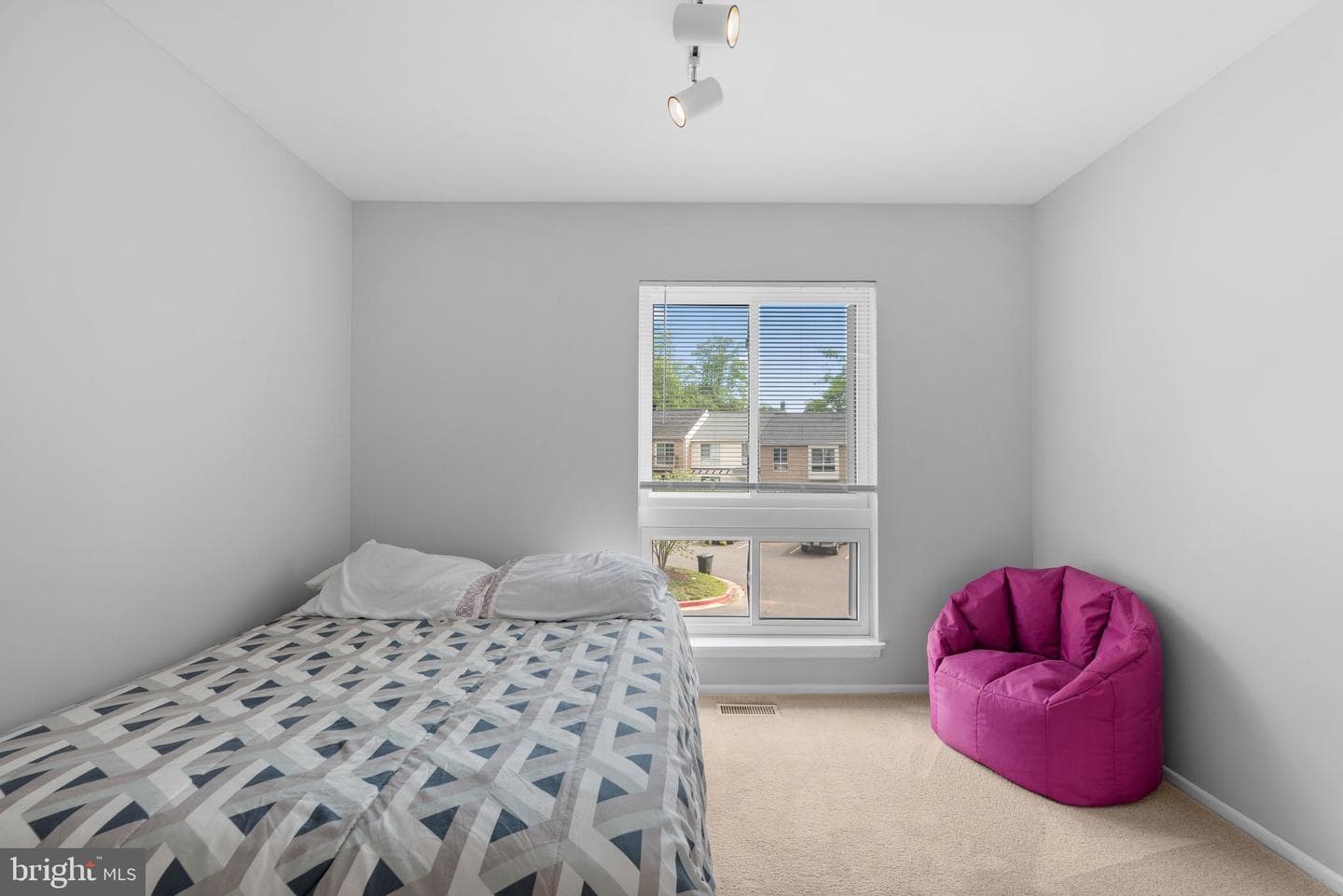 7256 Dockside Lane photo 18
