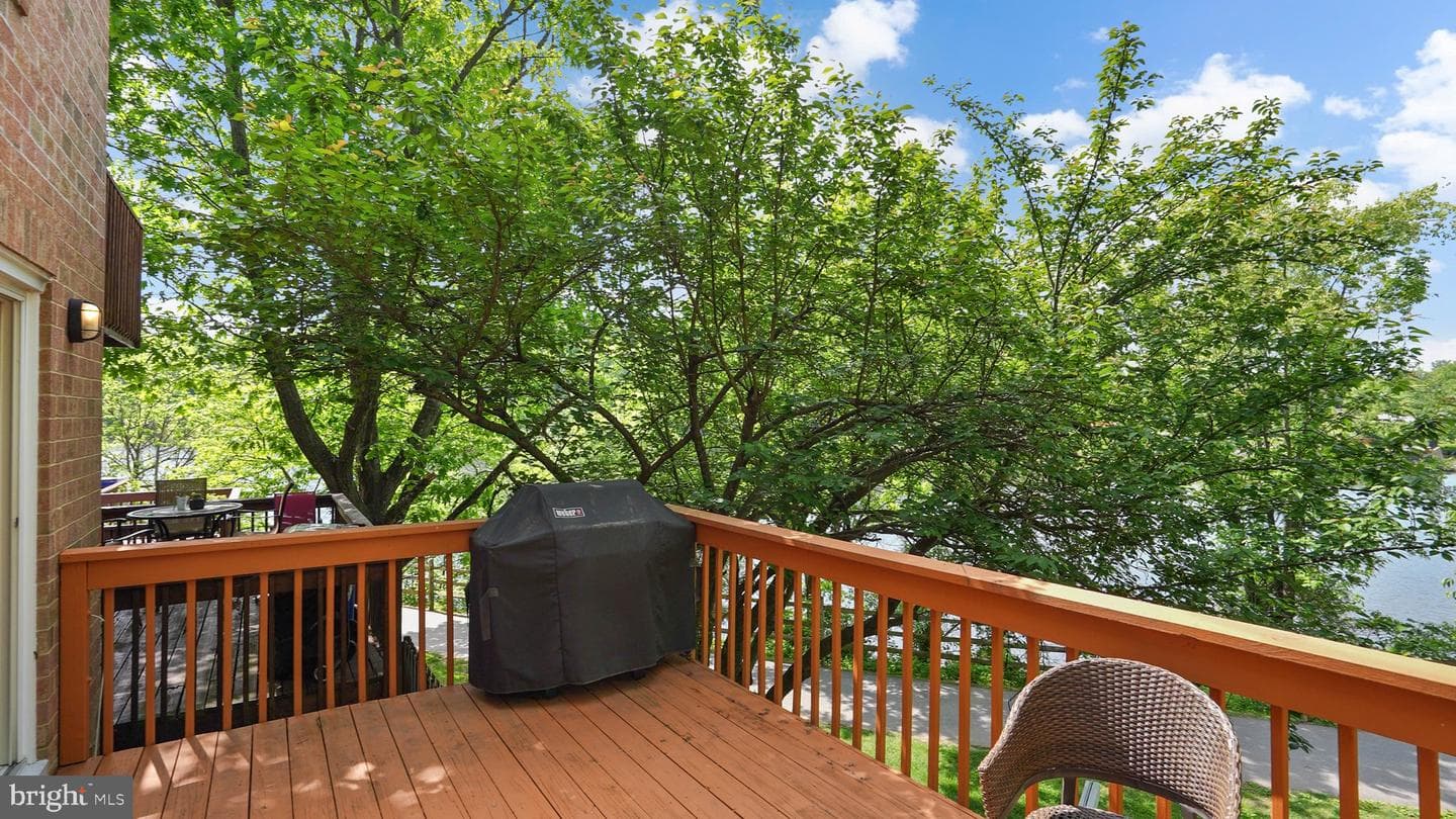 7256 Dockside Lane photo 25