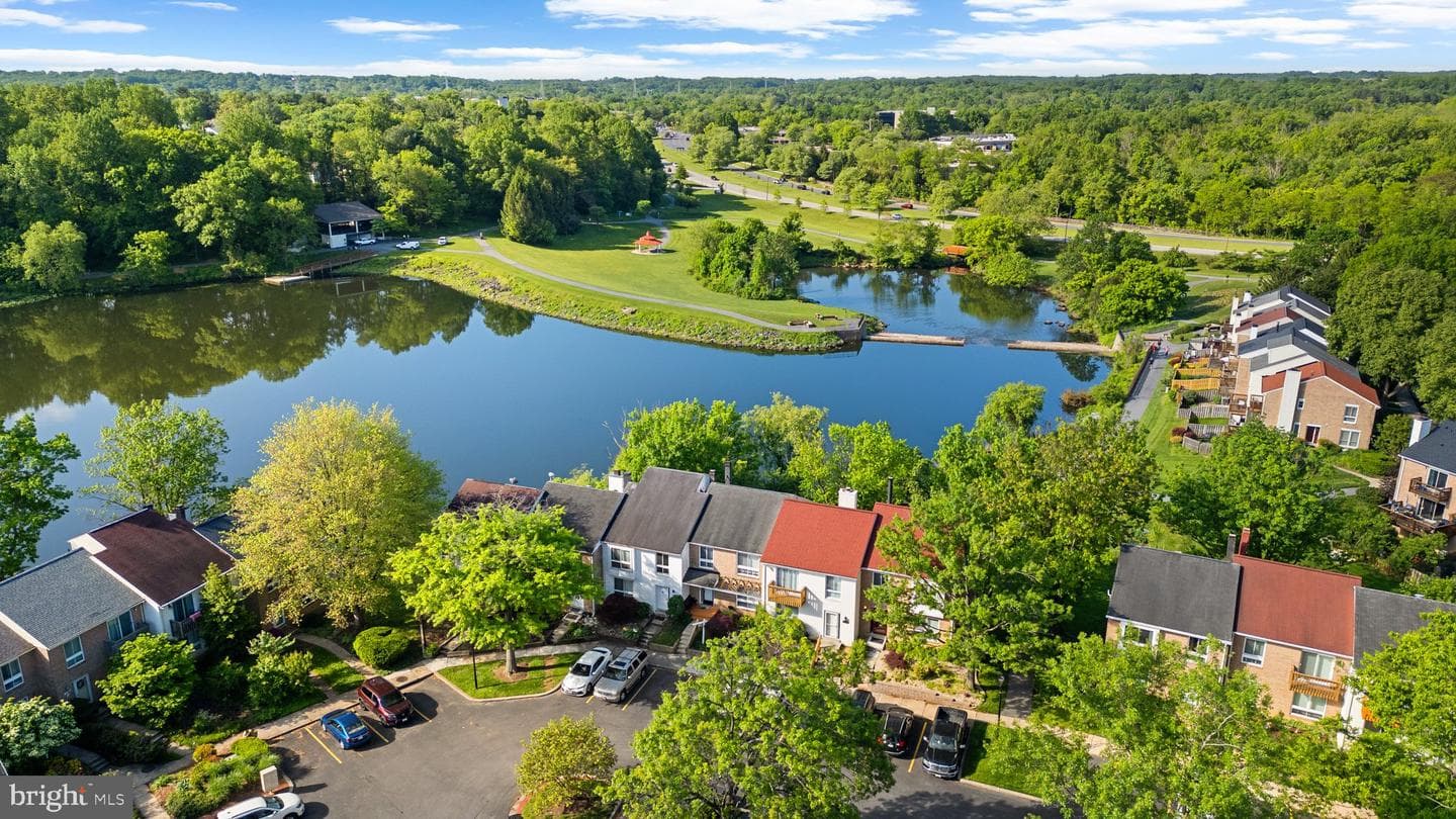 7256 Dockside Lane photo 35