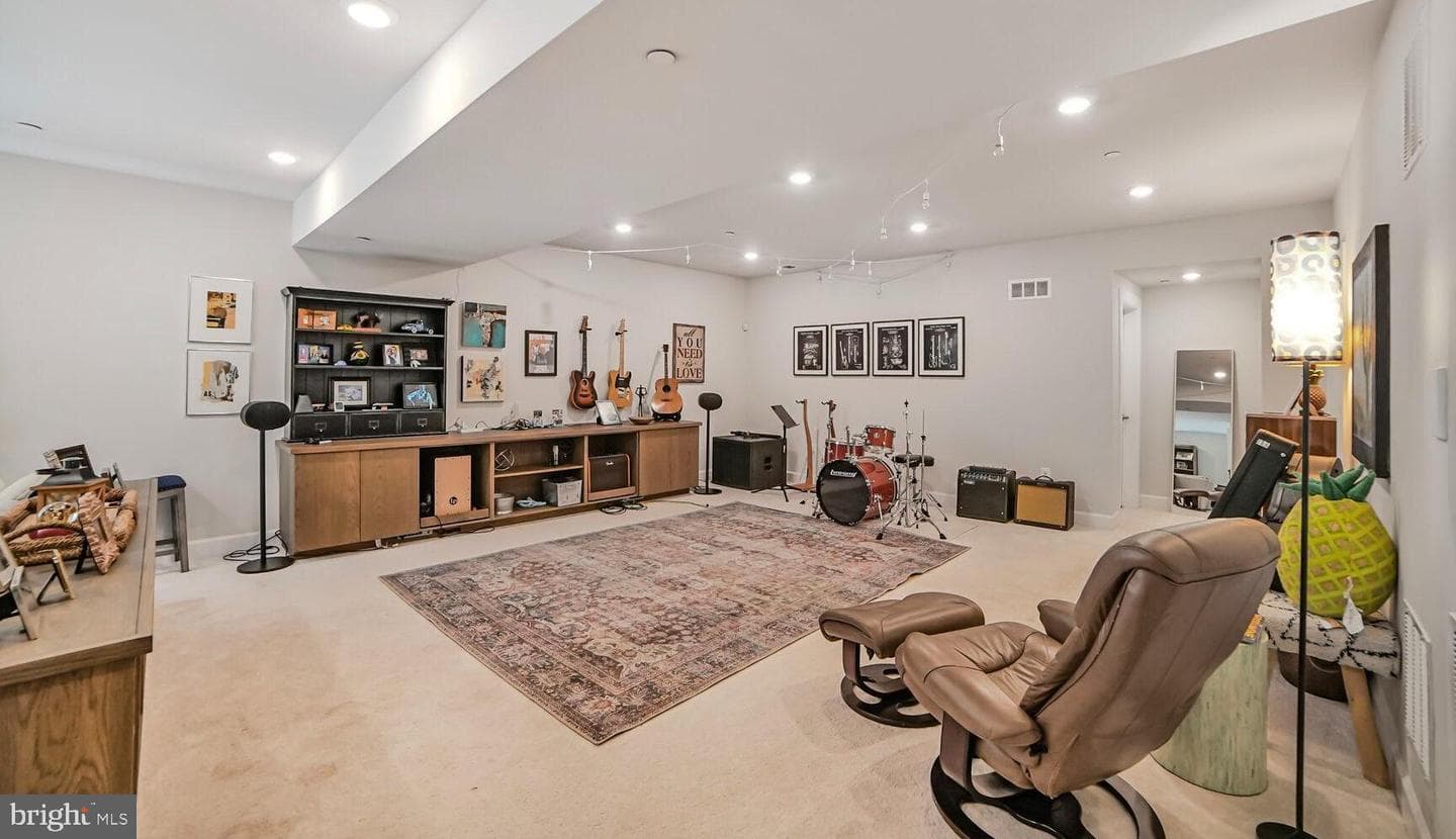 11156 Eugene Avenue photo 40