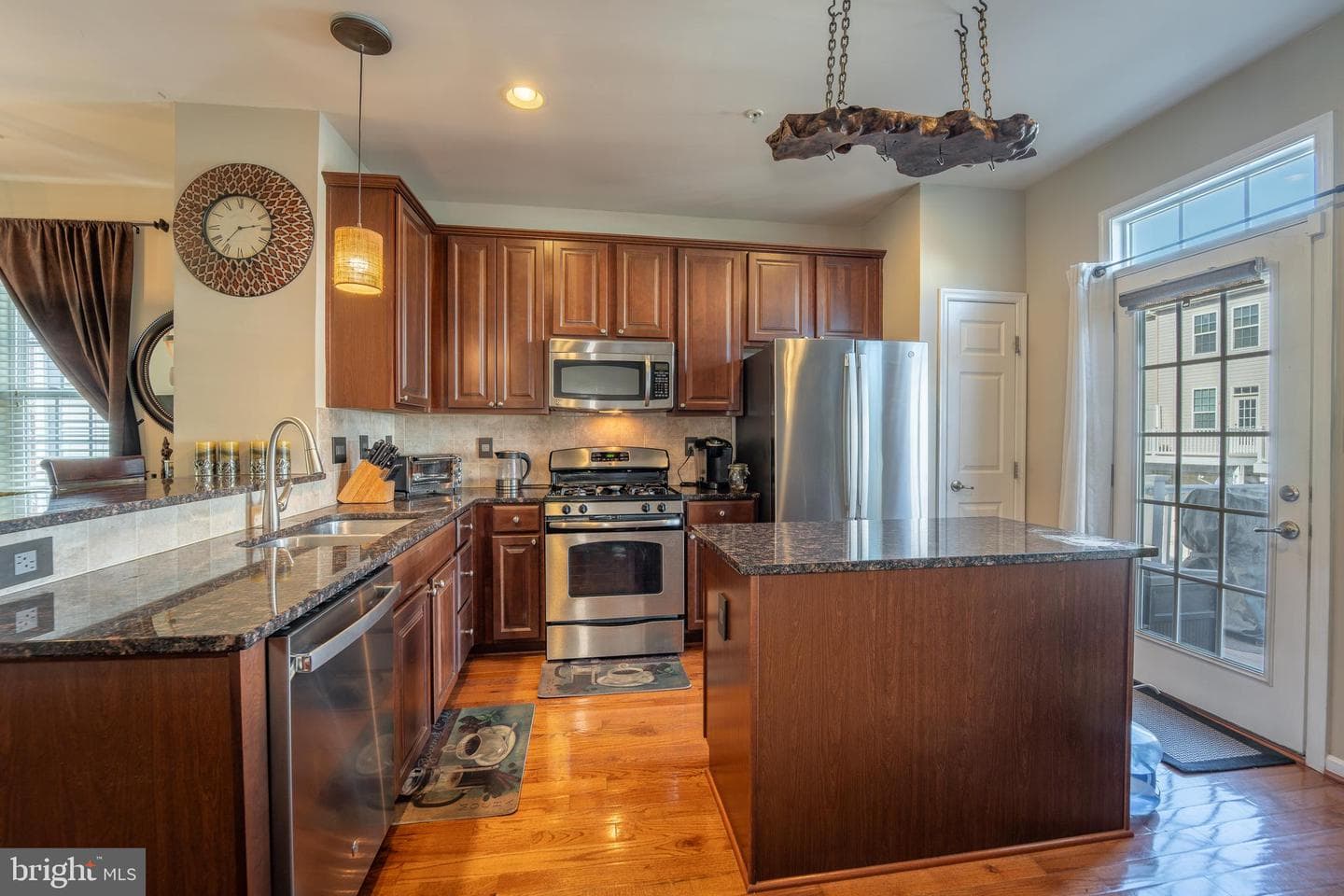 7111 Penny Lane photo 6