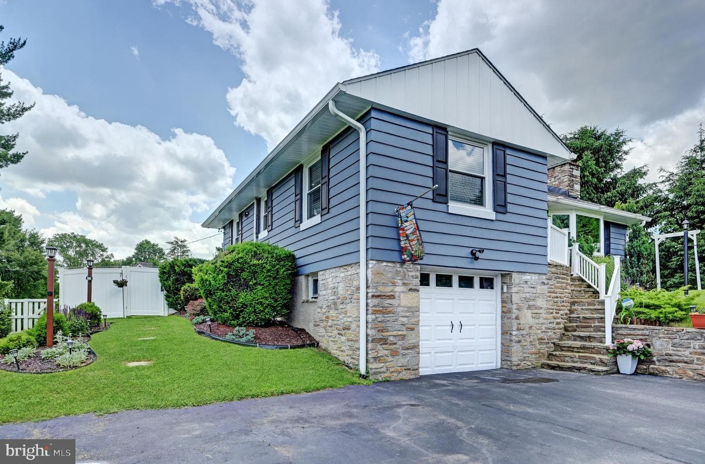 8113 Valley Lane photo 2