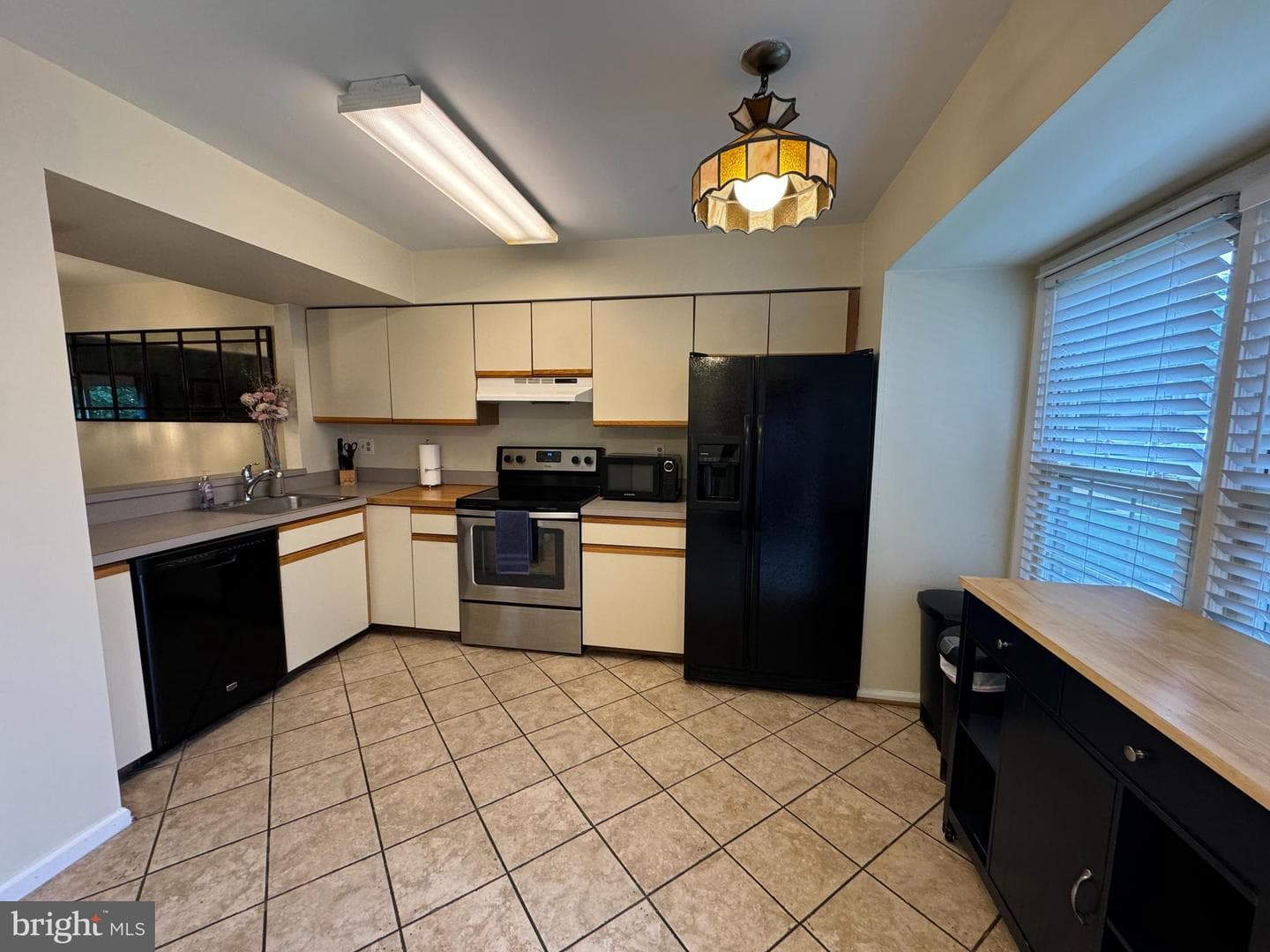 8935 Rosewood Way photo 3