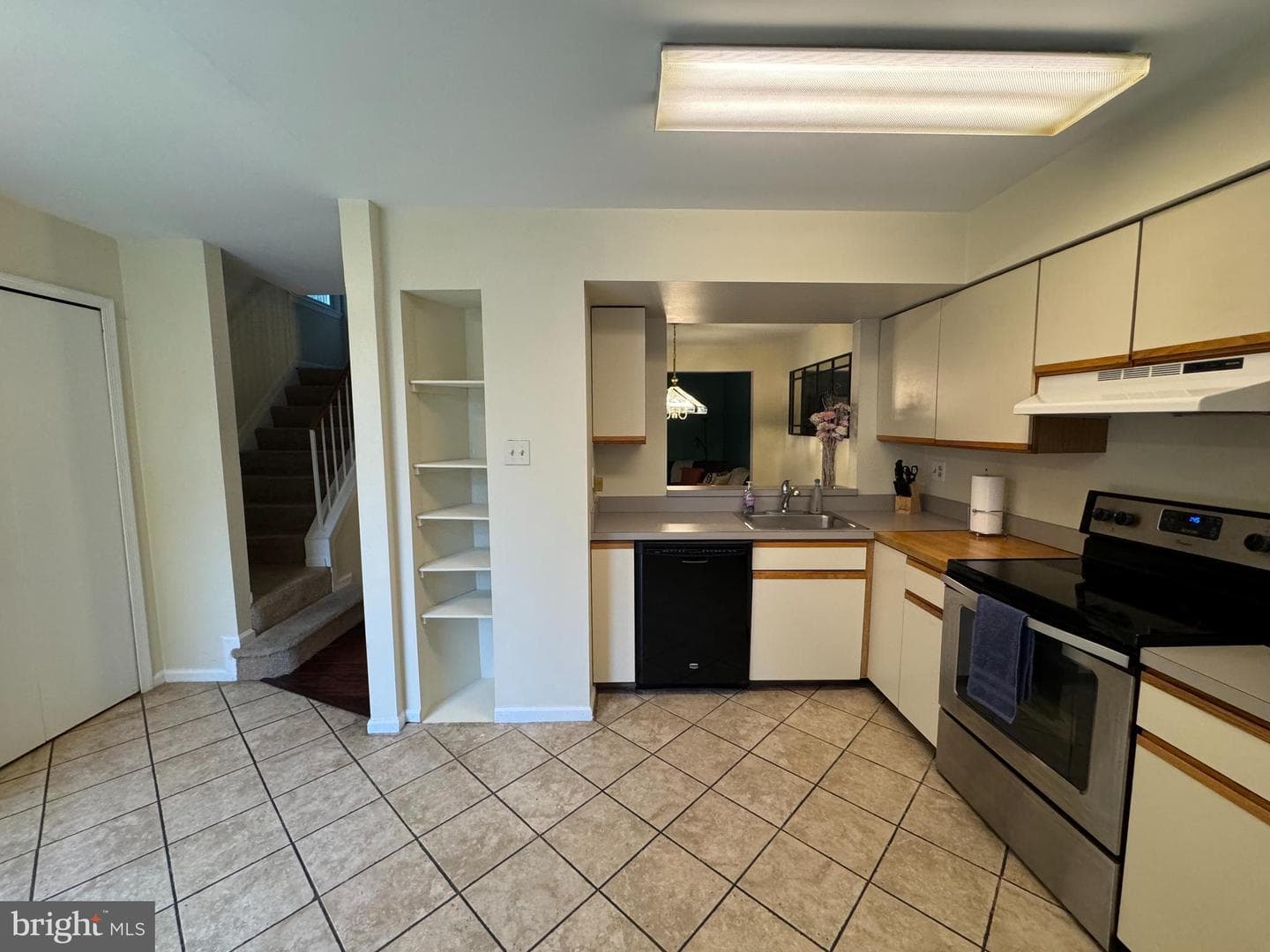 8935 Rosewood Way photo 4