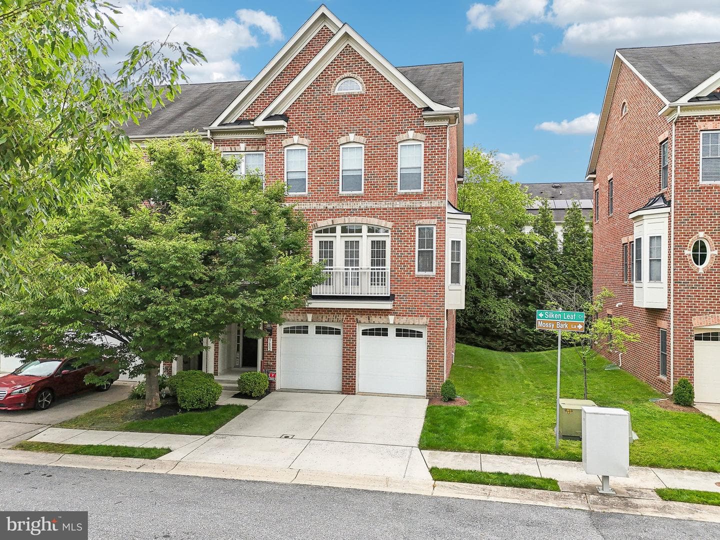 9602 Silken Leaf Court photo 3