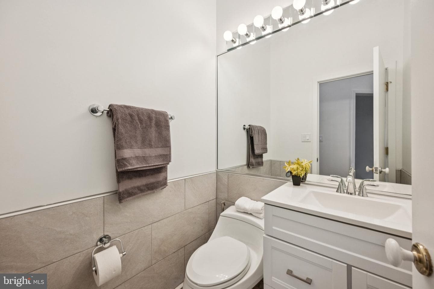 5055 Amesbury Drive photo 25
