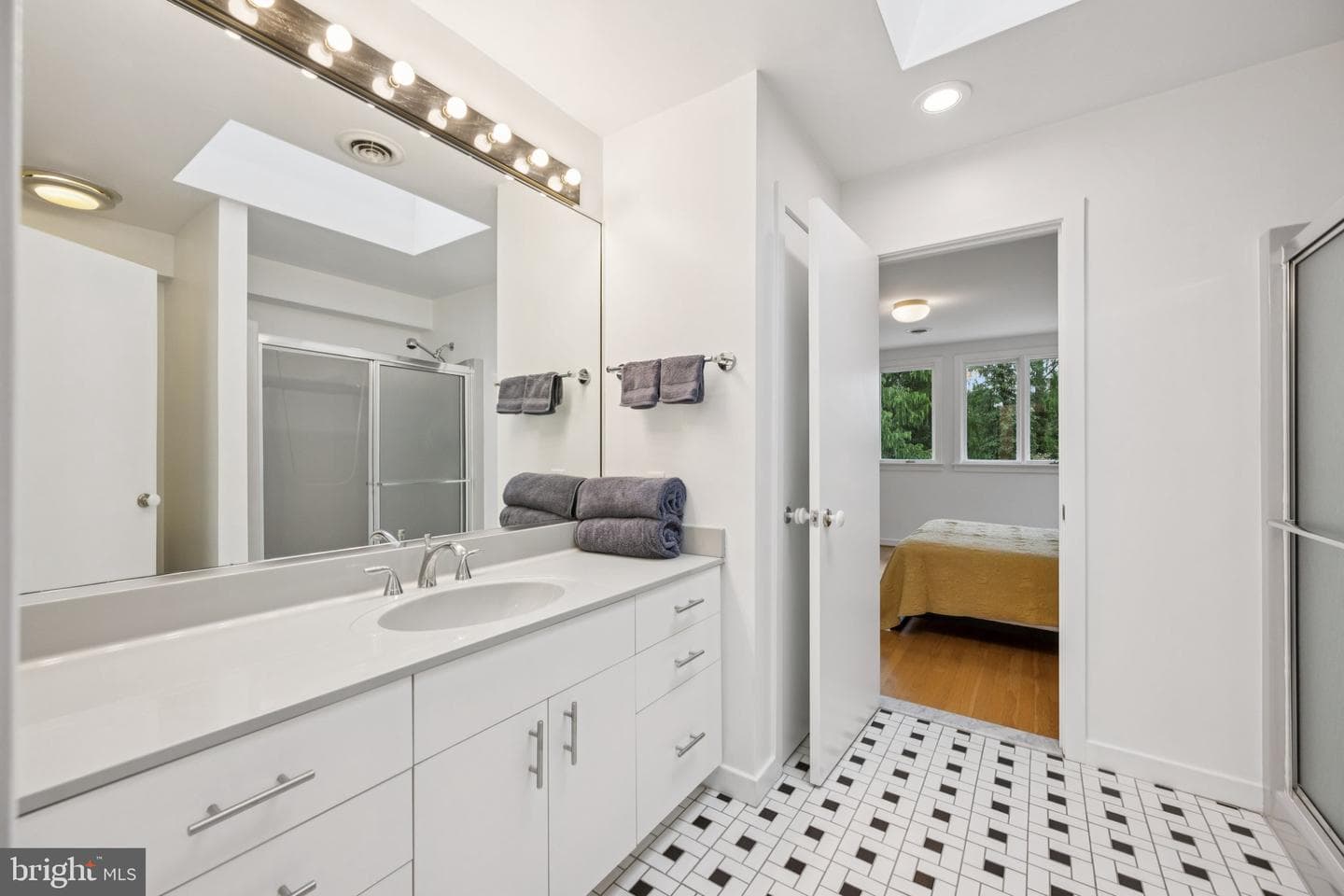 5055 Amesbury Drive photo 27