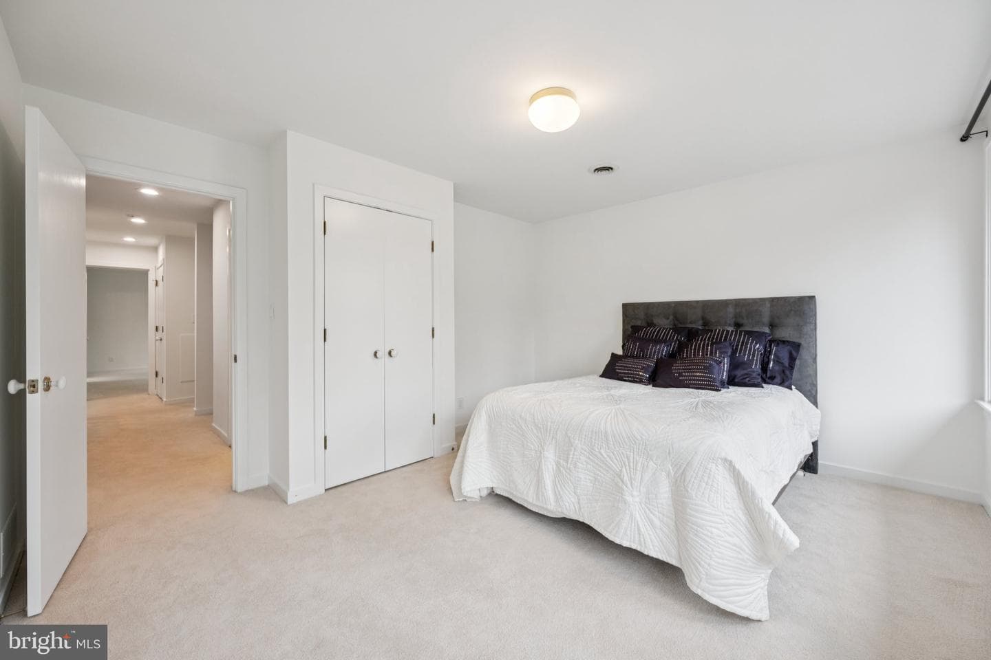 5055 Amesbury Drive photo 31