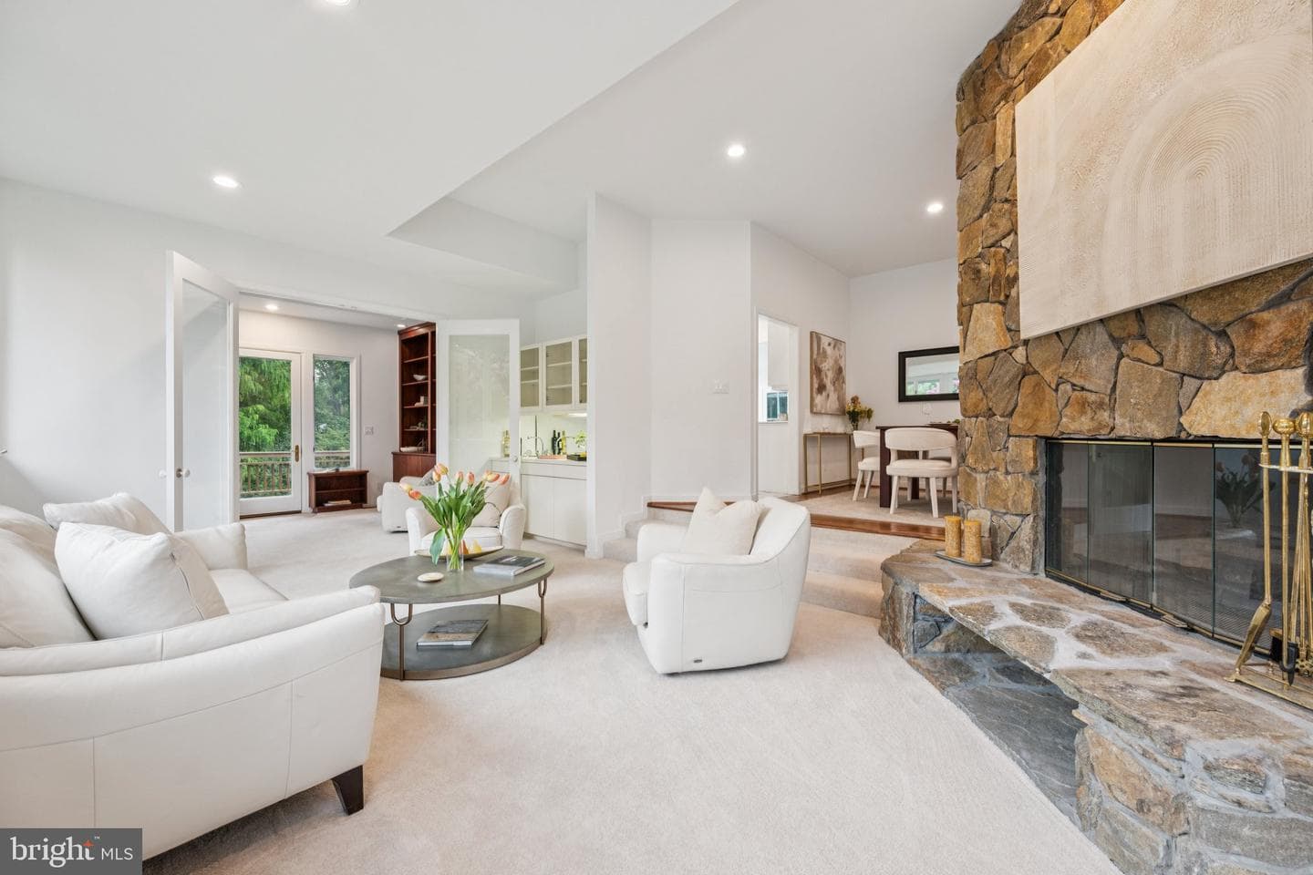 5055 Amesbury Drive photo 4