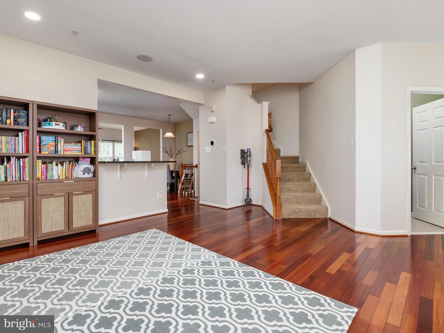 6888 Tasker Falls photo 15