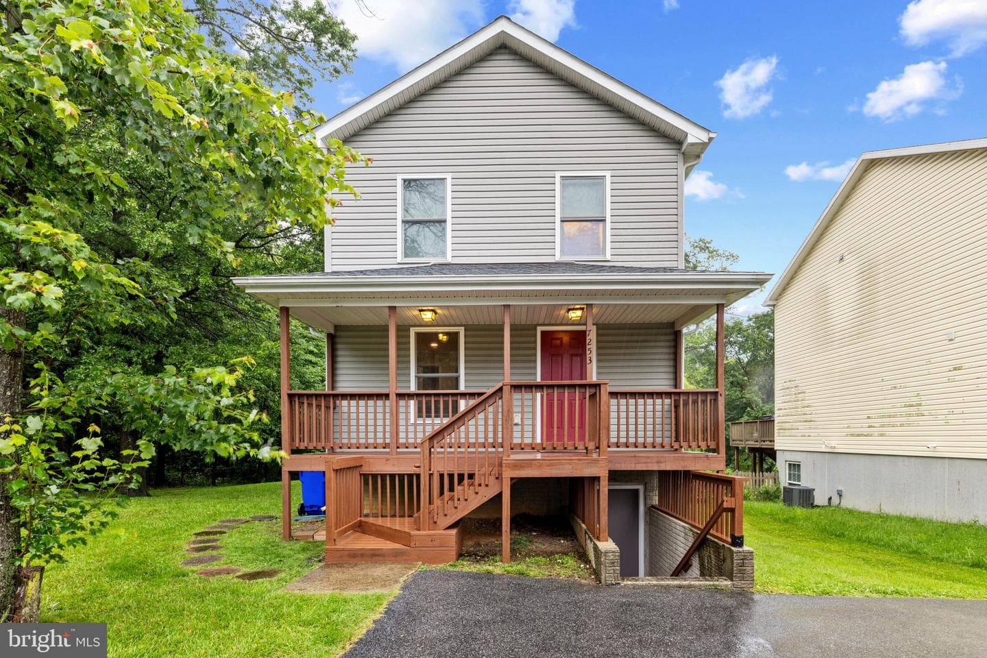 7253 Wye Avenue photo 1