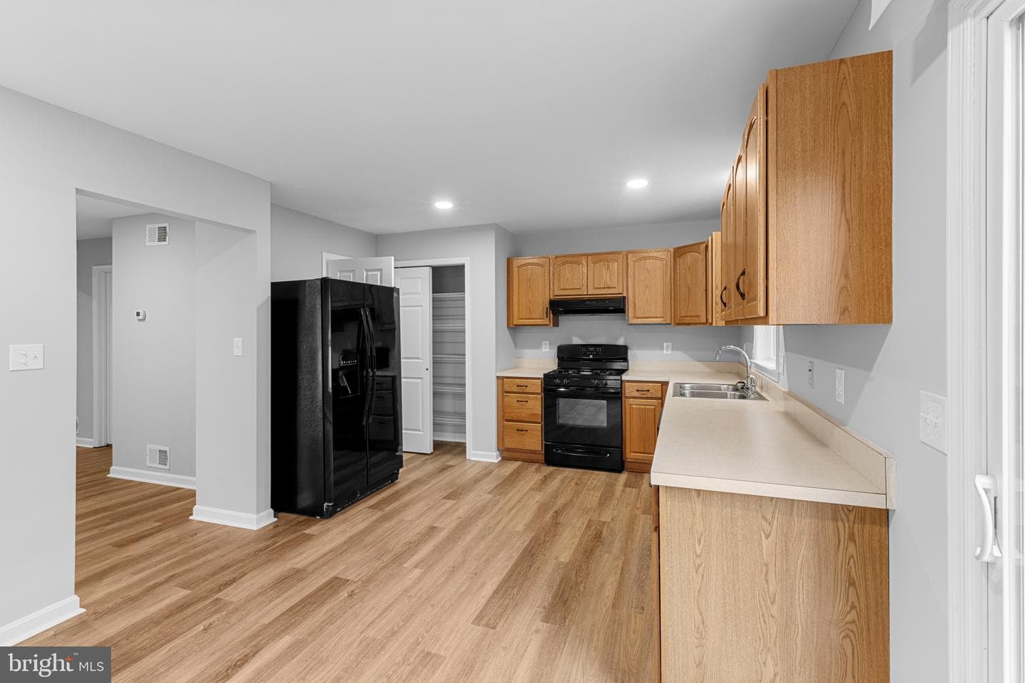 7253 Wye Avenue photo 9