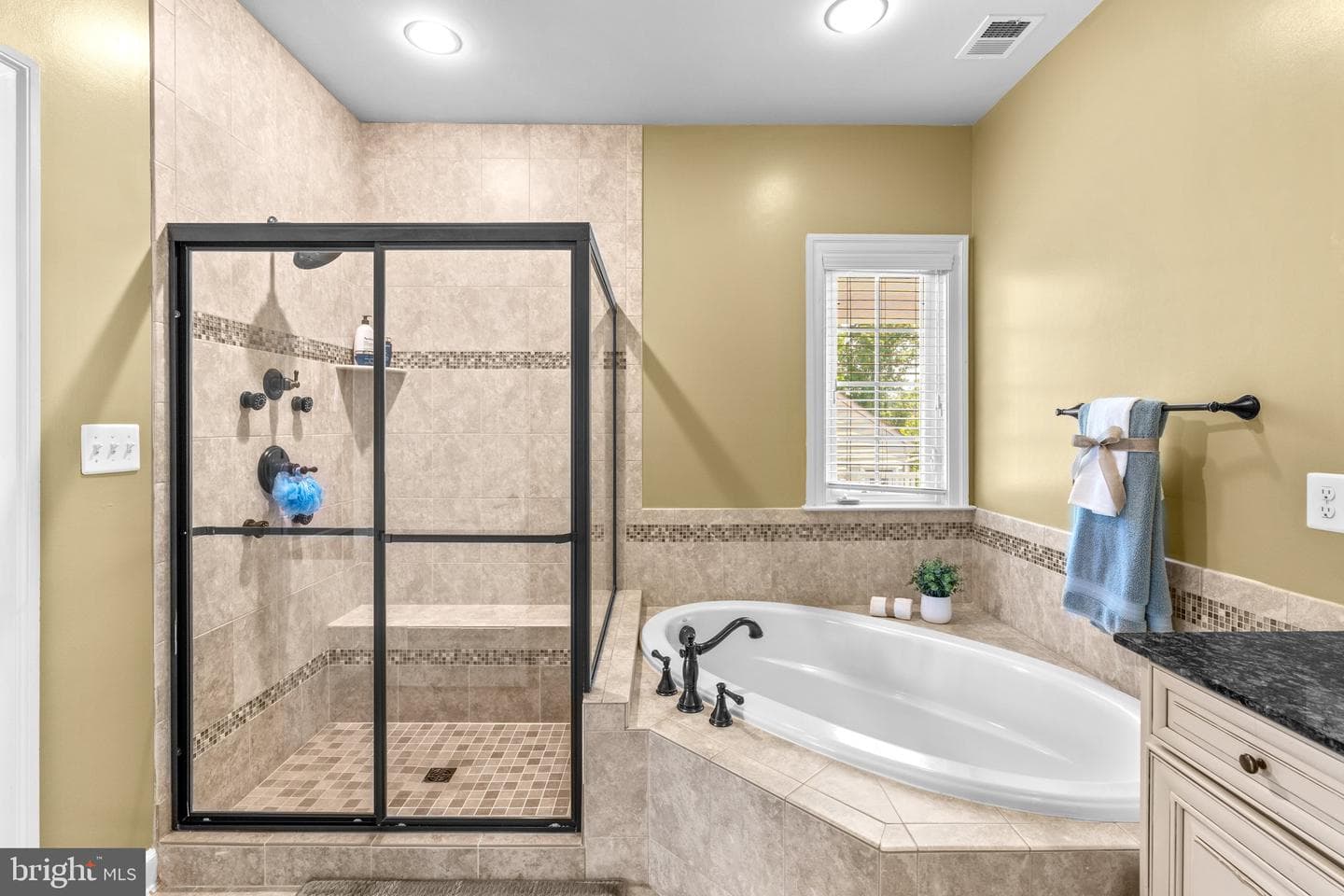 8304 Autumn River Drive photo 34