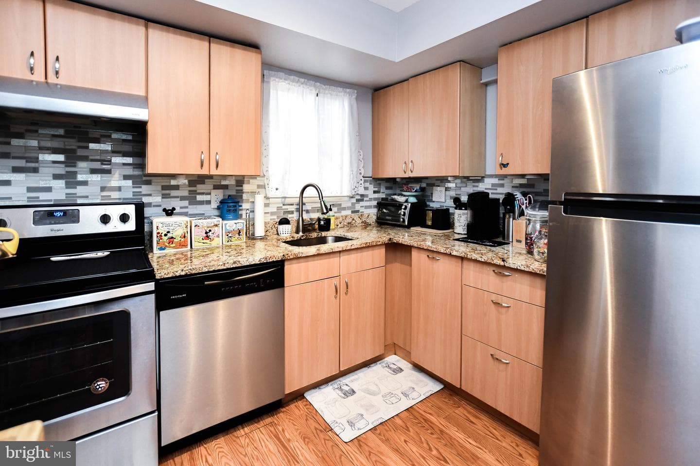 8878 Tamebird Court photo 17
