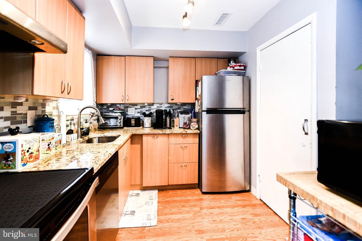 8878 Tamebird Court photo 18