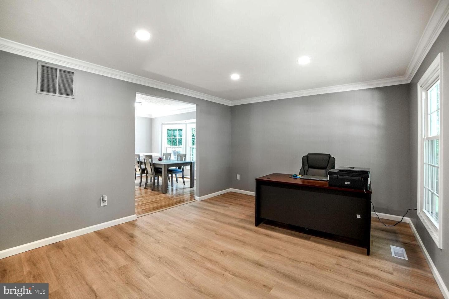 8608 Goldenstraw Lane photo 3