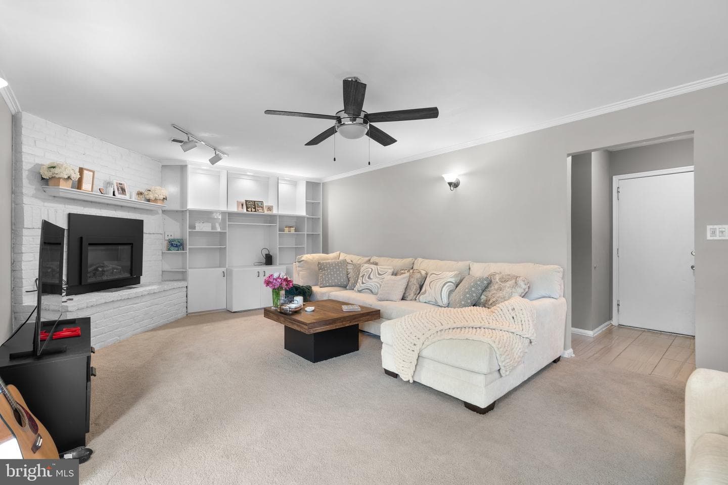 6221 Light Point Place photo 12