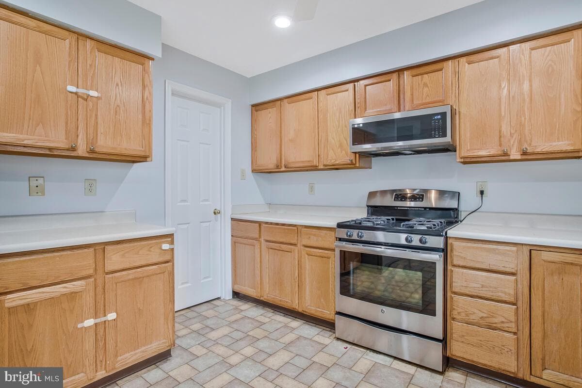6483 Sedgwick Street photo 13