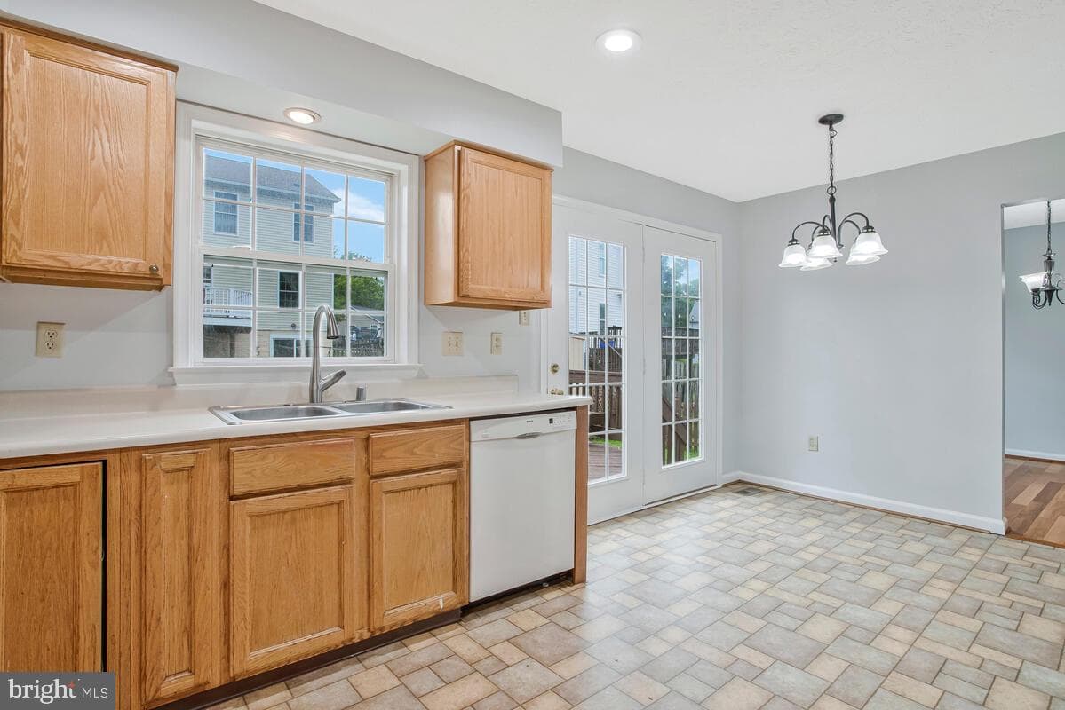 6483 Sedgwick Street photo 15