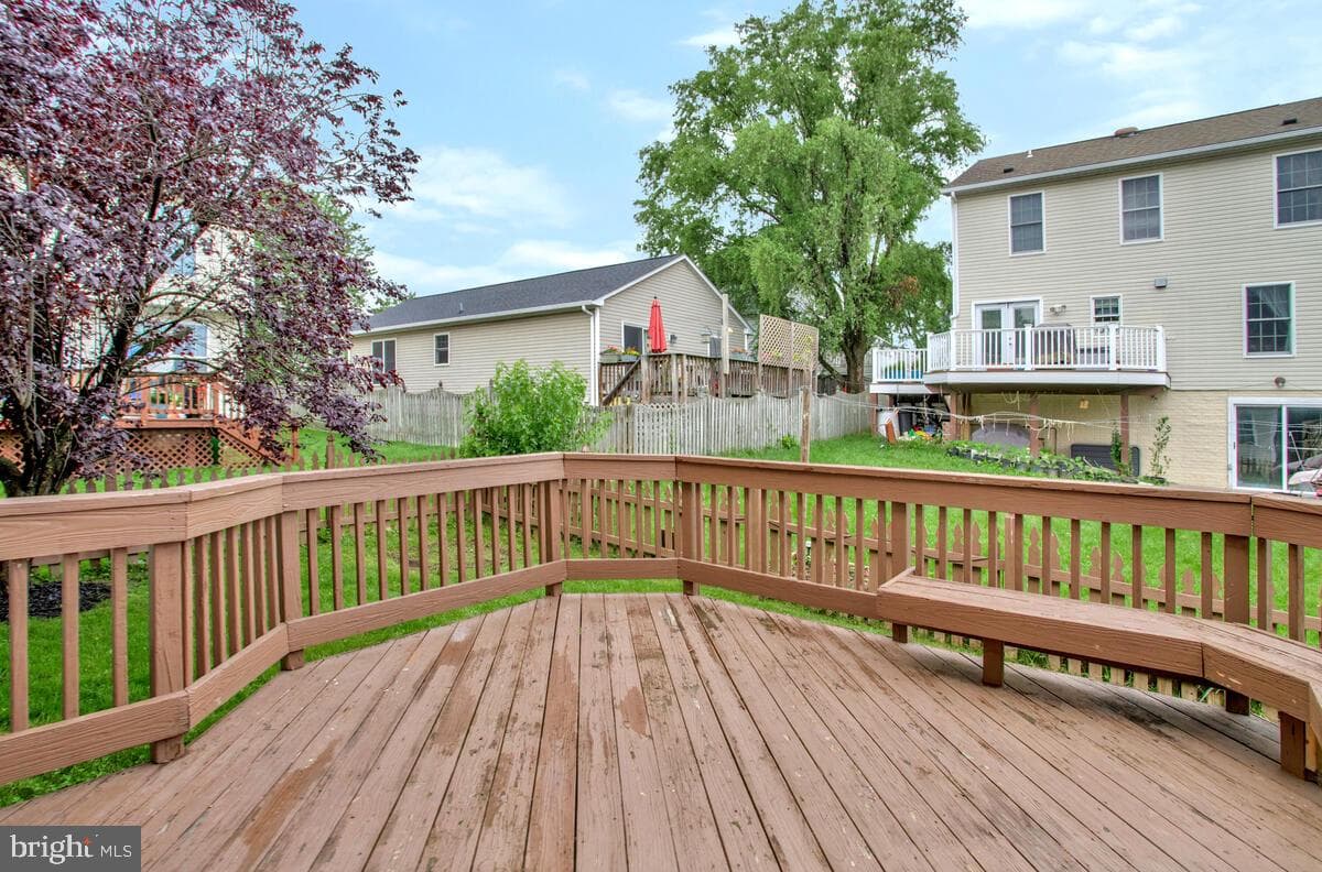 6483 Sedgwick Street photo 18