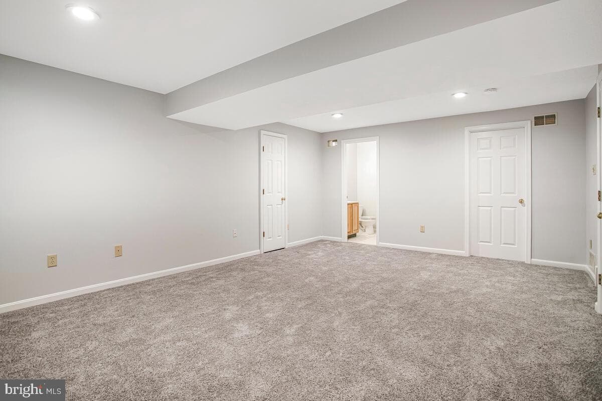 6483 Sedgwick Street photo 31