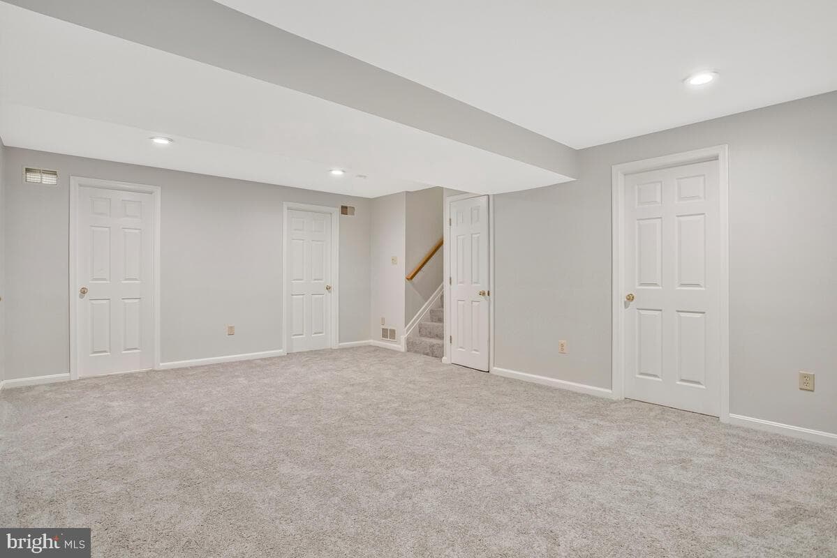 6483 Sedgwick Street photo 32