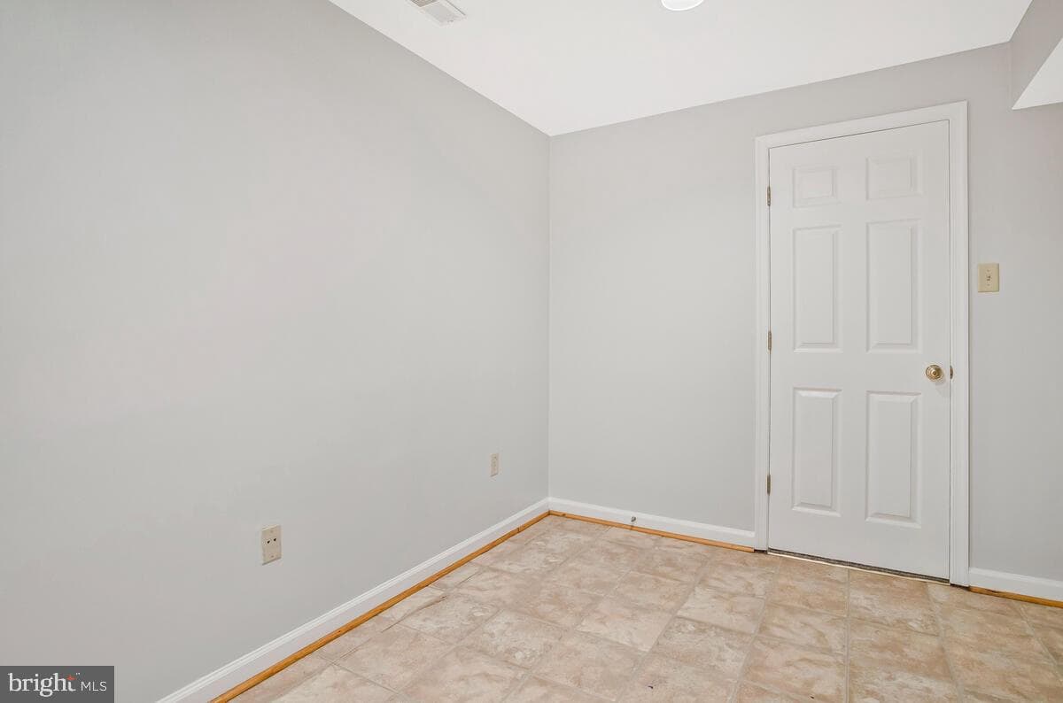 6483 Sedgwick Street photo 34