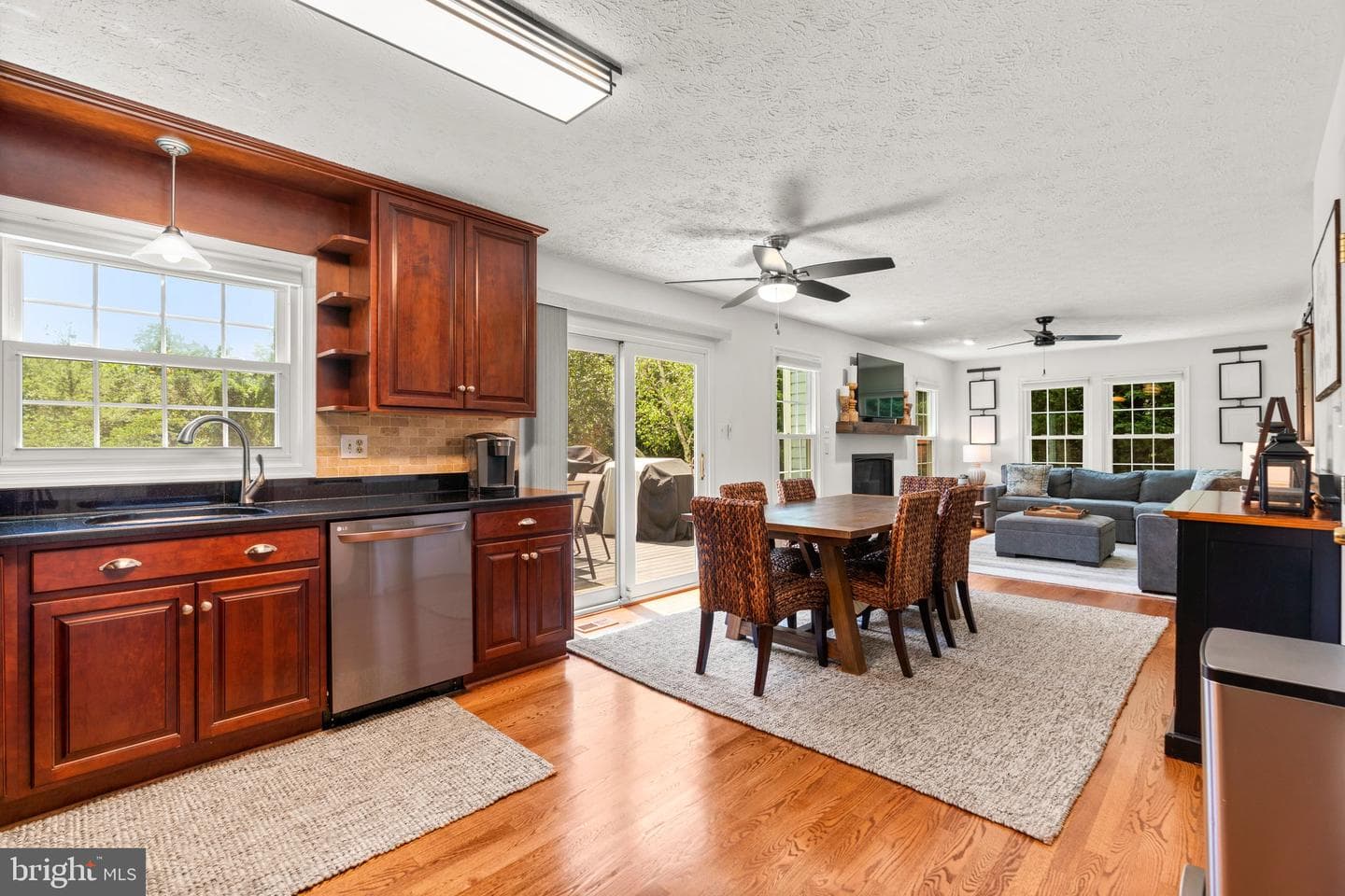 8112 Elsies Way photo 9