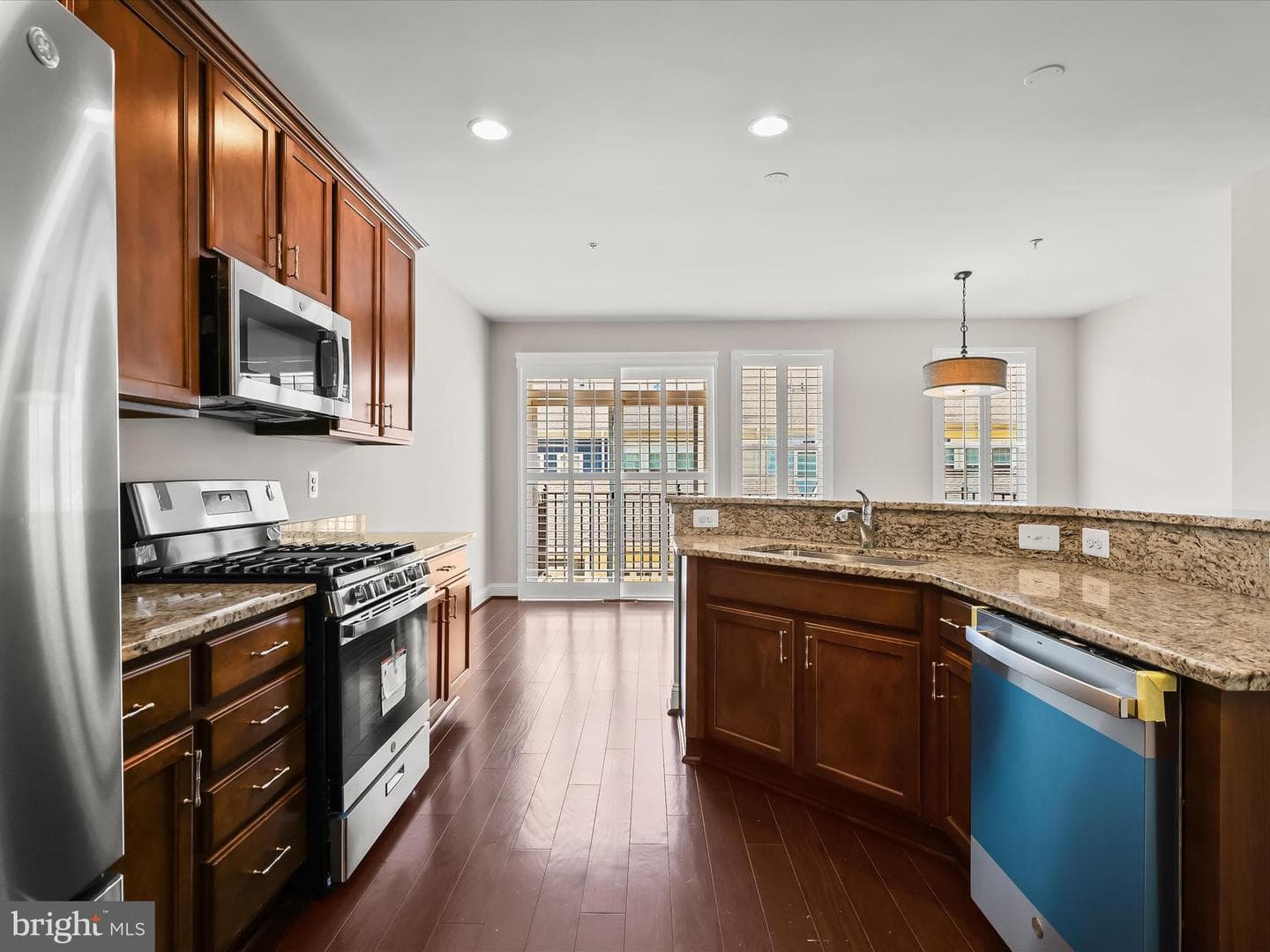 5803 Lois Lane photo 17