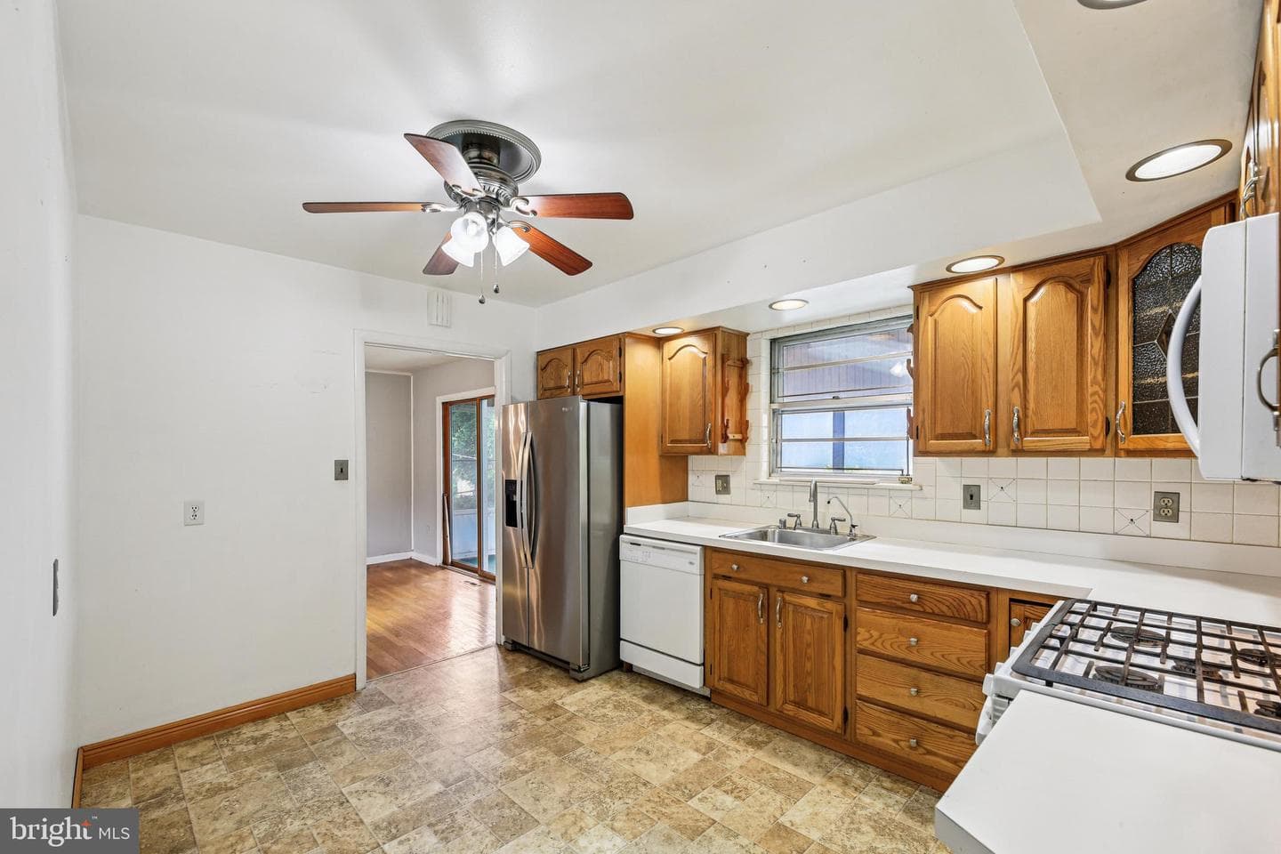 4002 Dee Jay Drive photo 10