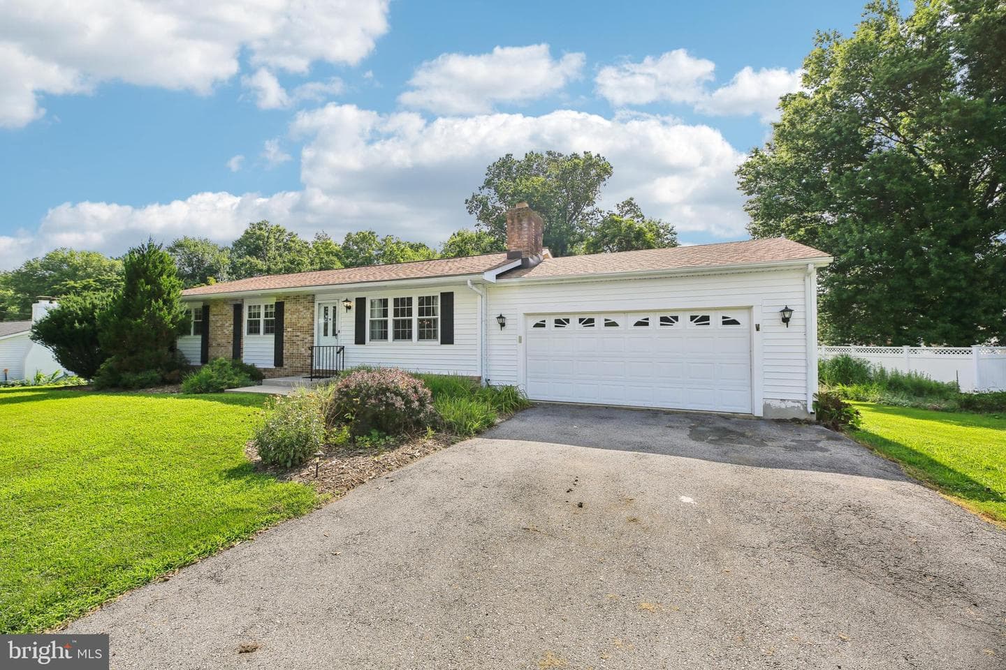 4002 Dee Jay Drive photo 4