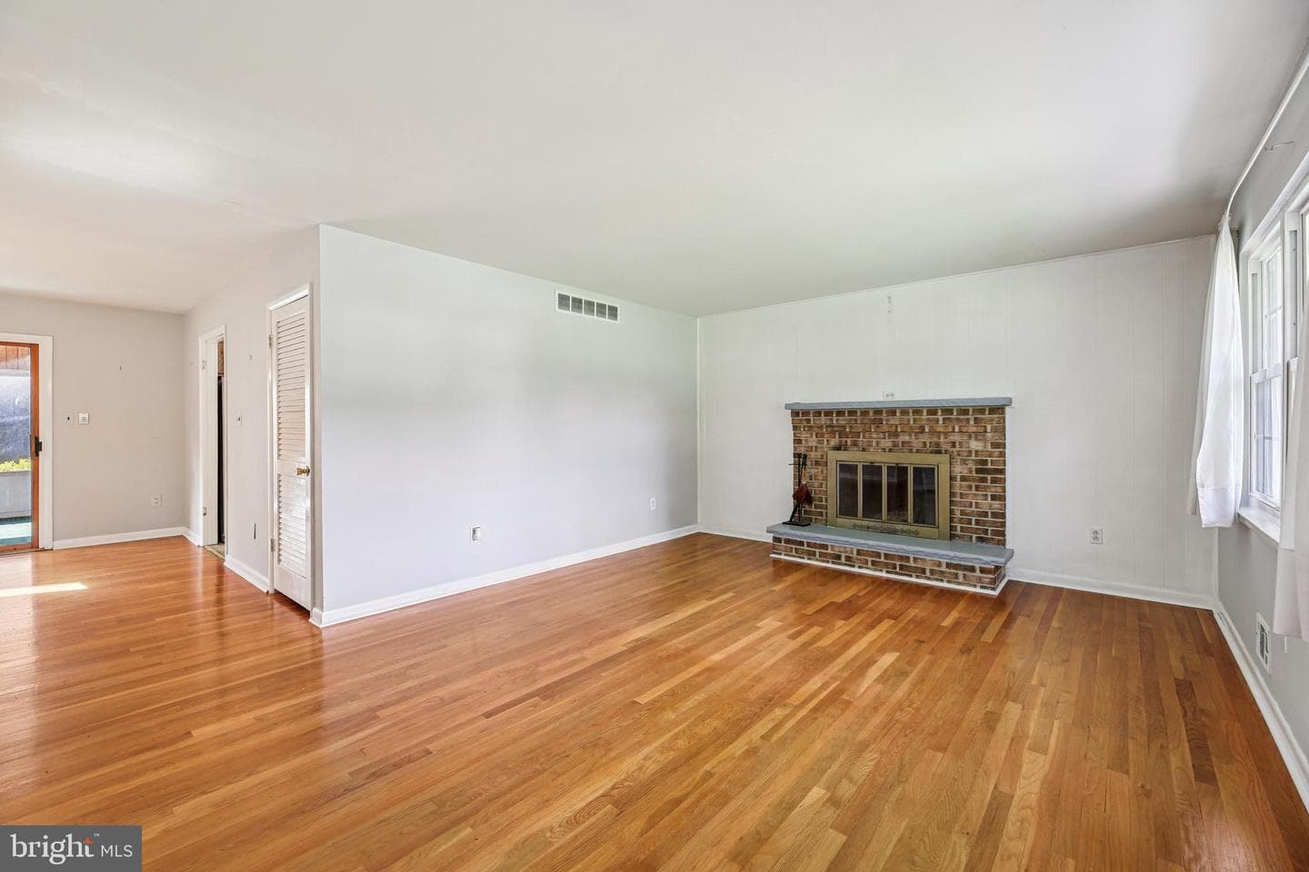 4002 Dee Jay Drive photo 6