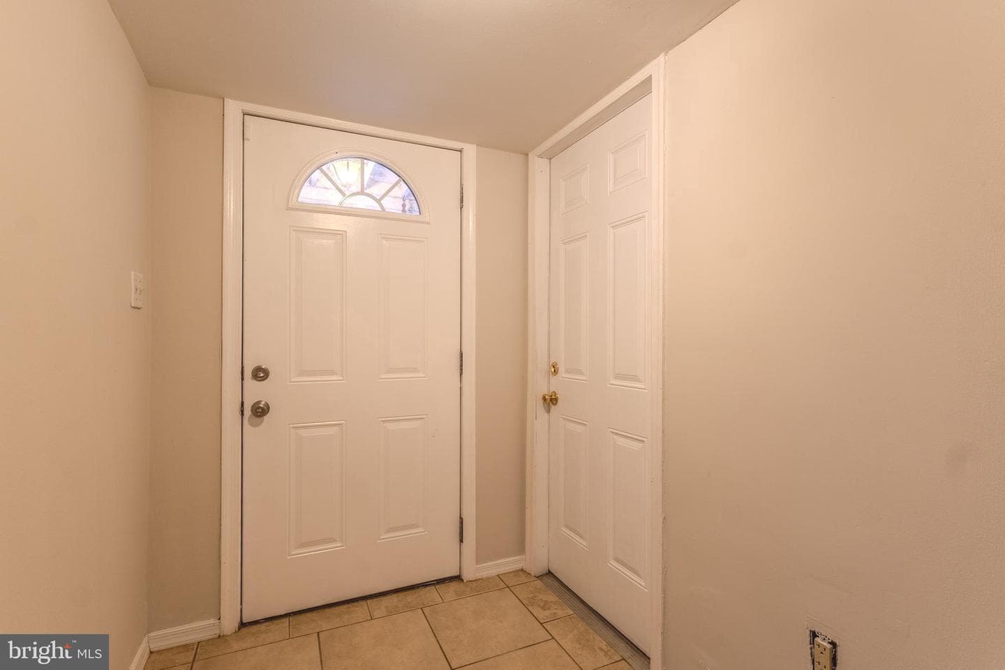 9532 Wandering Way photo 4