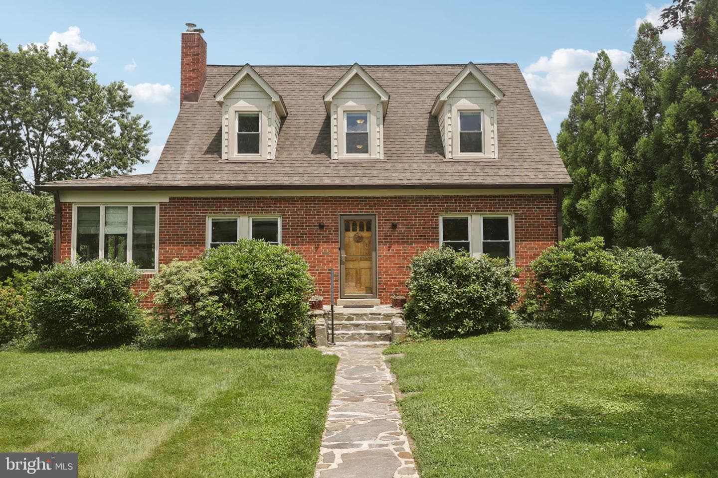 4019 Hunt Avenue photo 2