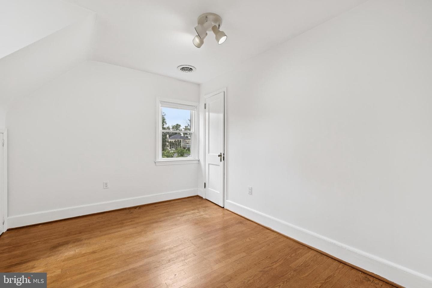 4019 Hunt Avenue photo 30