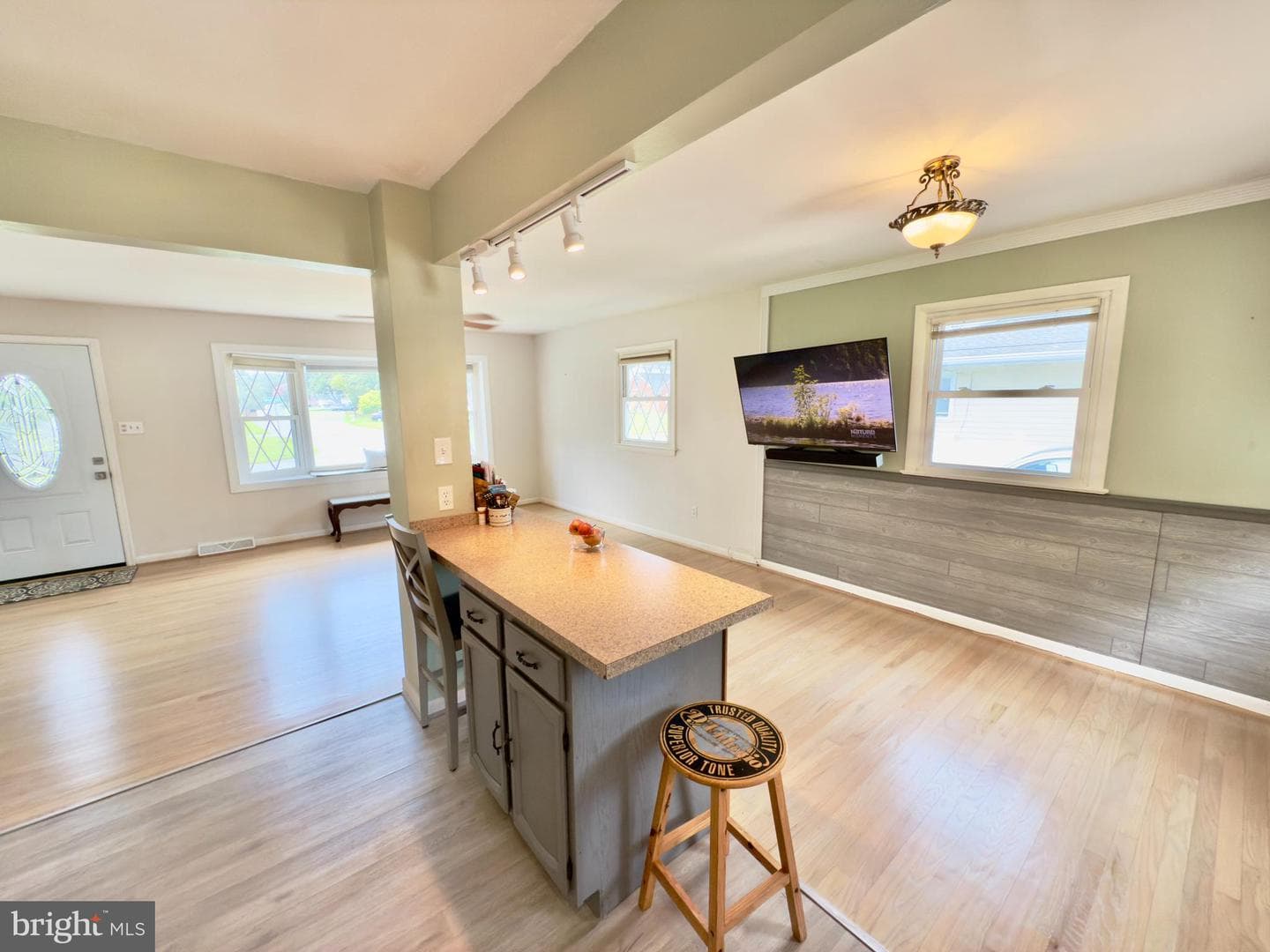 8295 Woodward Street photo 17