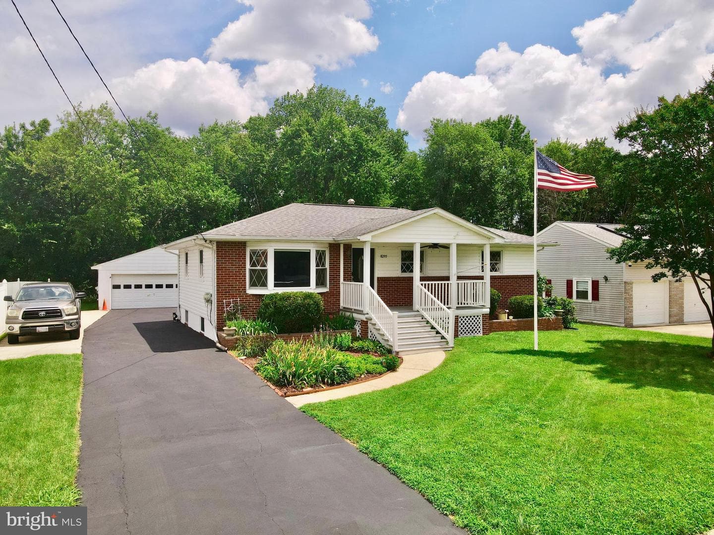 8295 Woodward Street photo 2