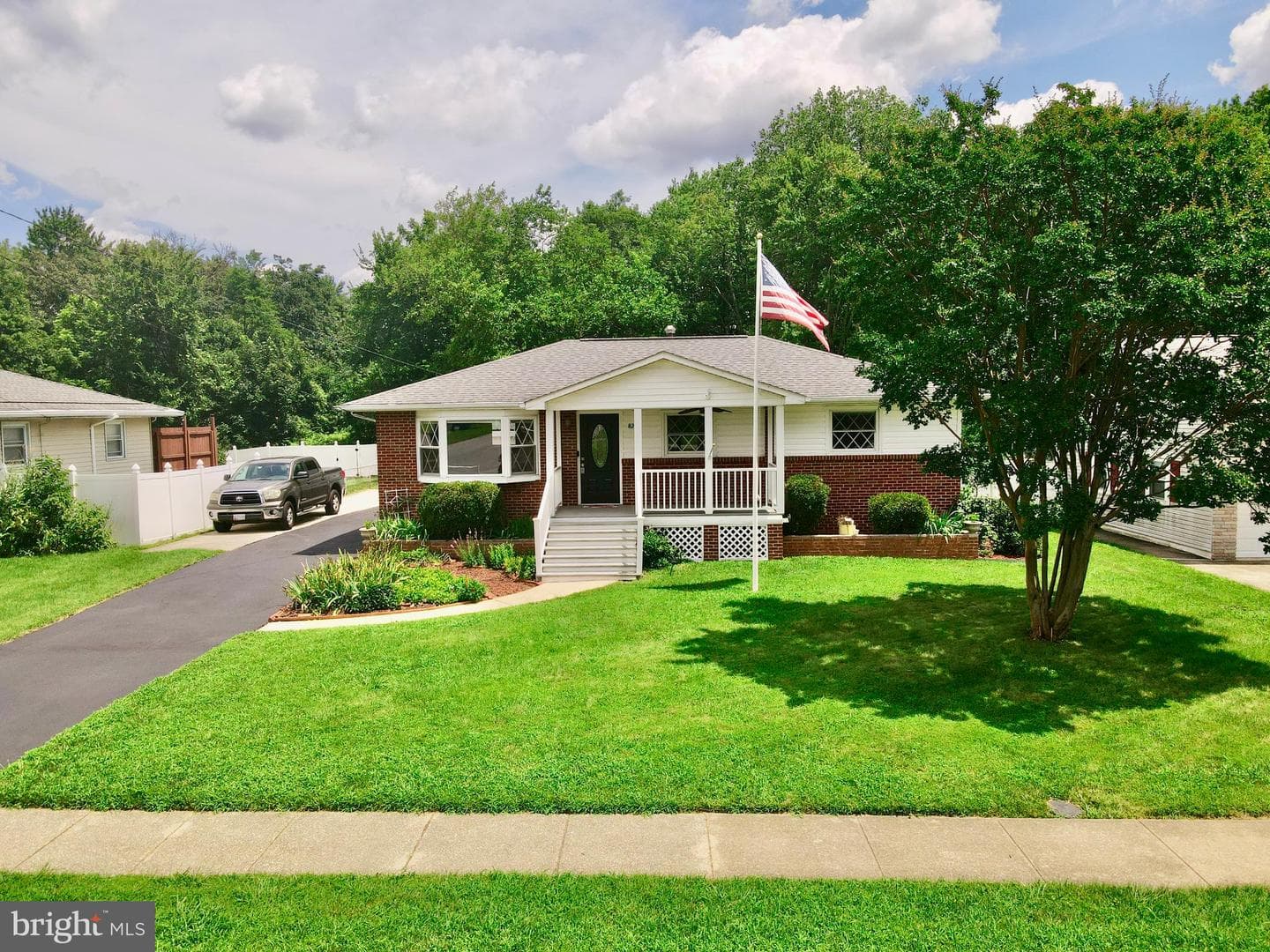 8295 Woodward Street photo 3