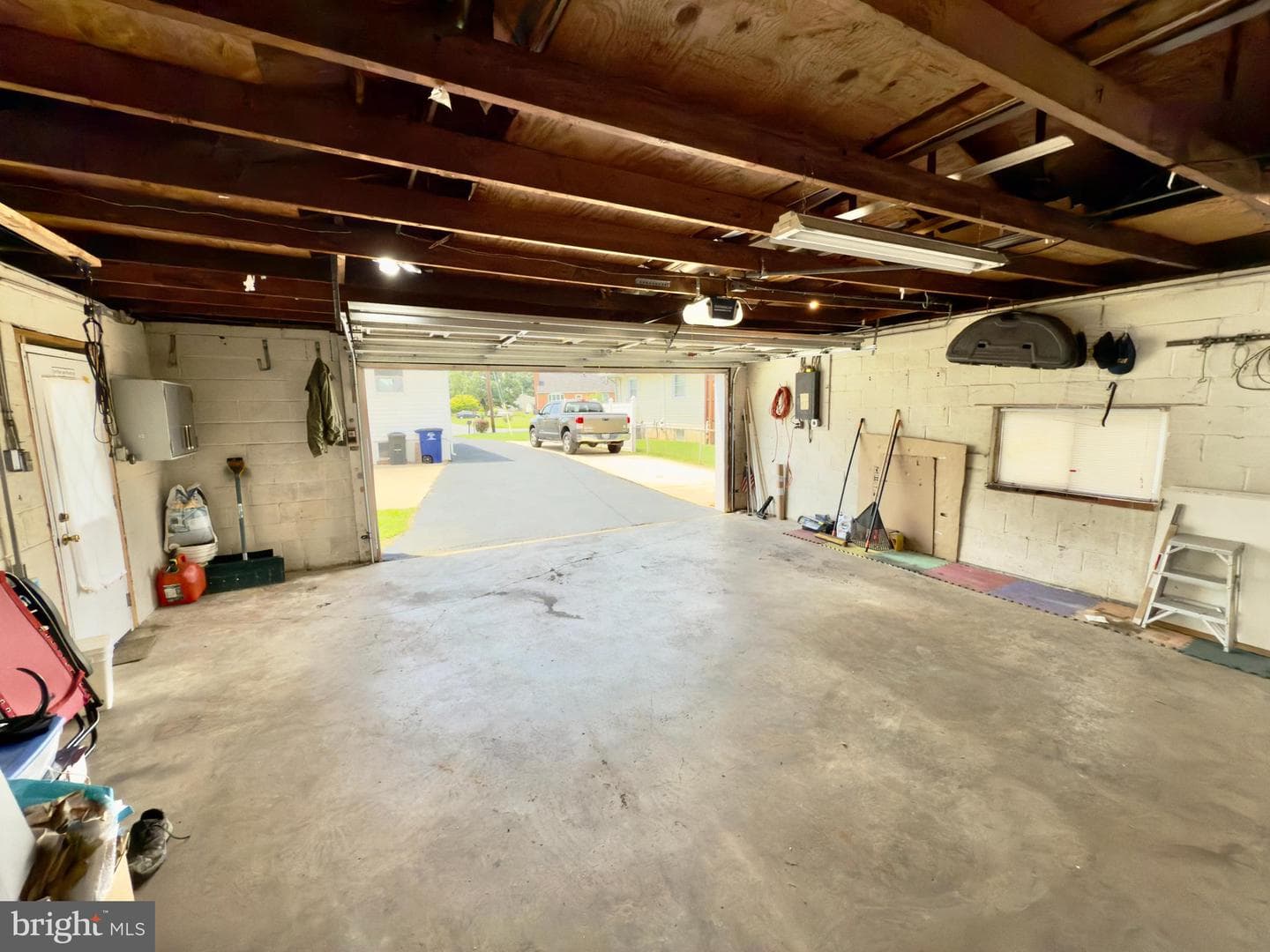 8295 Woodward Street photo 51