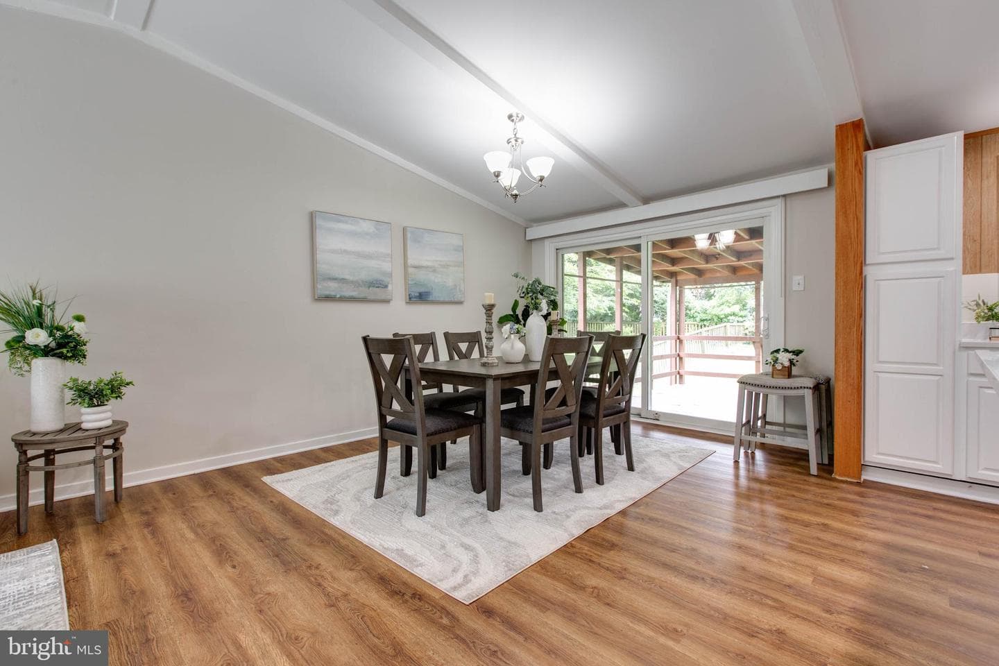 5731 Margrave Mews photo 11