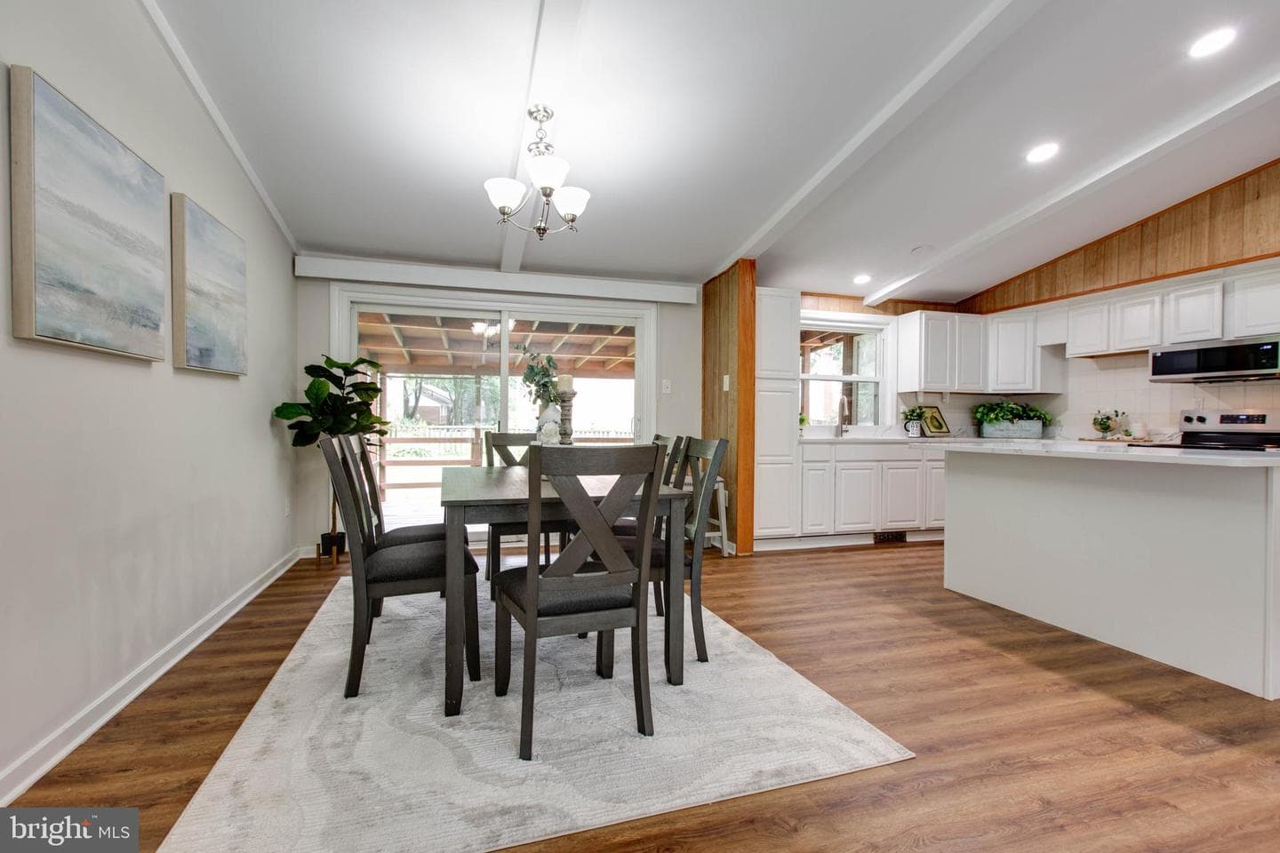 5731 Margrave Mews photo 12